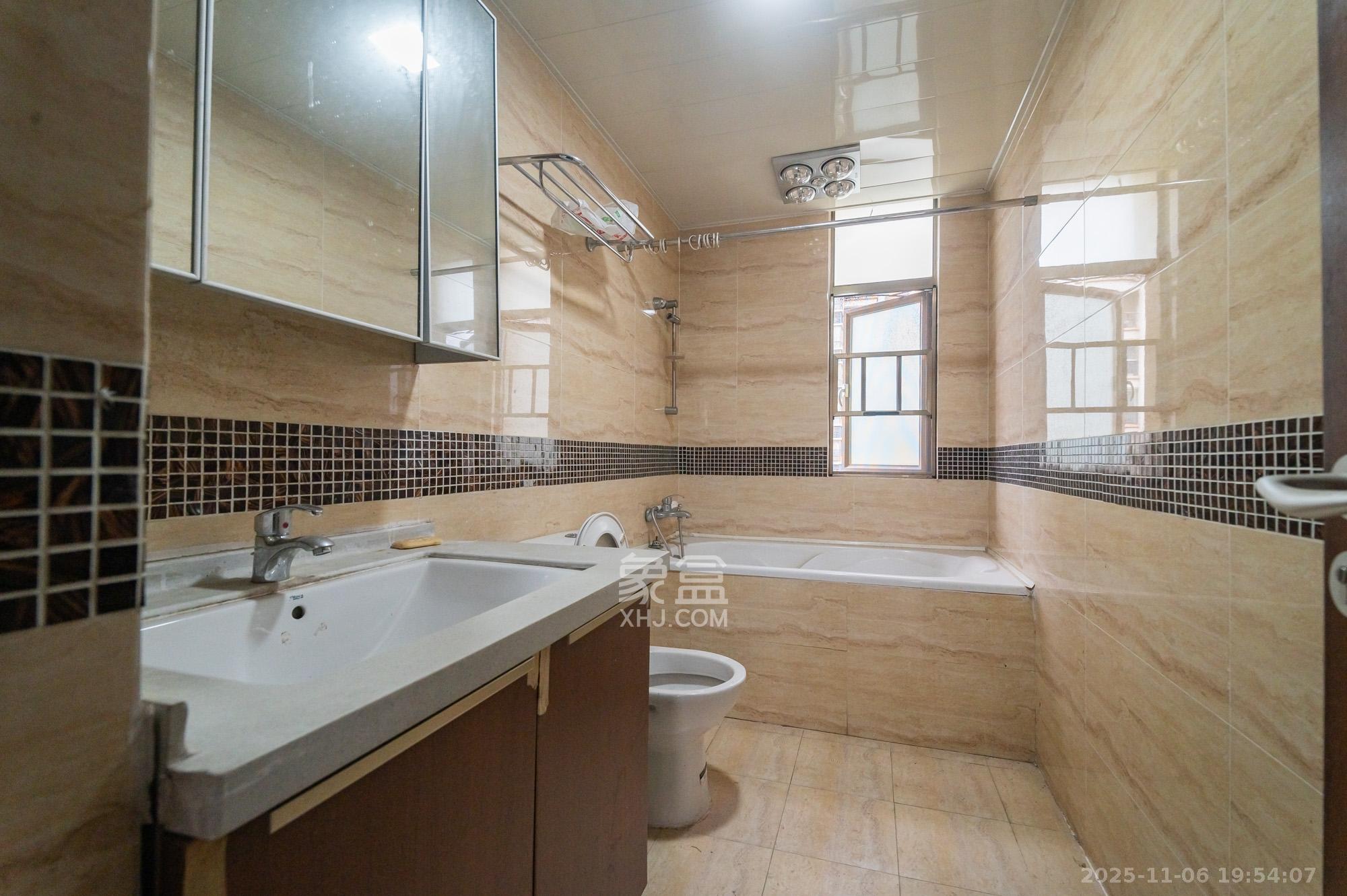 碧桂园威尼斯城 3室2厅2卫 72.0万 碧桂园威尼斯城 3室2厅2卫 72.0万卫生间