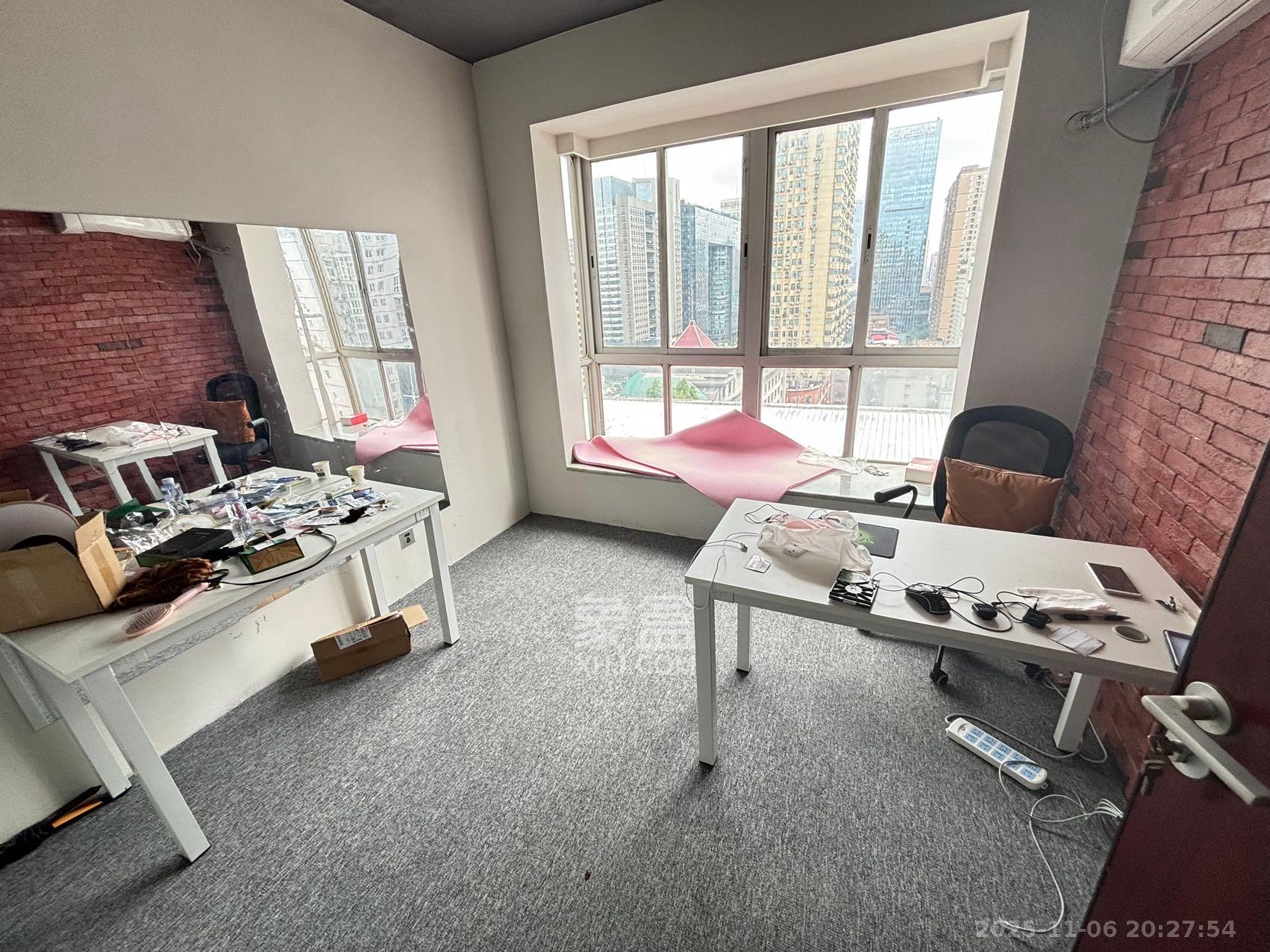 新世界百货(湖南供销大厦) 4室2厅2卫 6800.0元/月 新世界百货(湖南供销大厦) 4室2厅2卫 6800.0元/月室内图