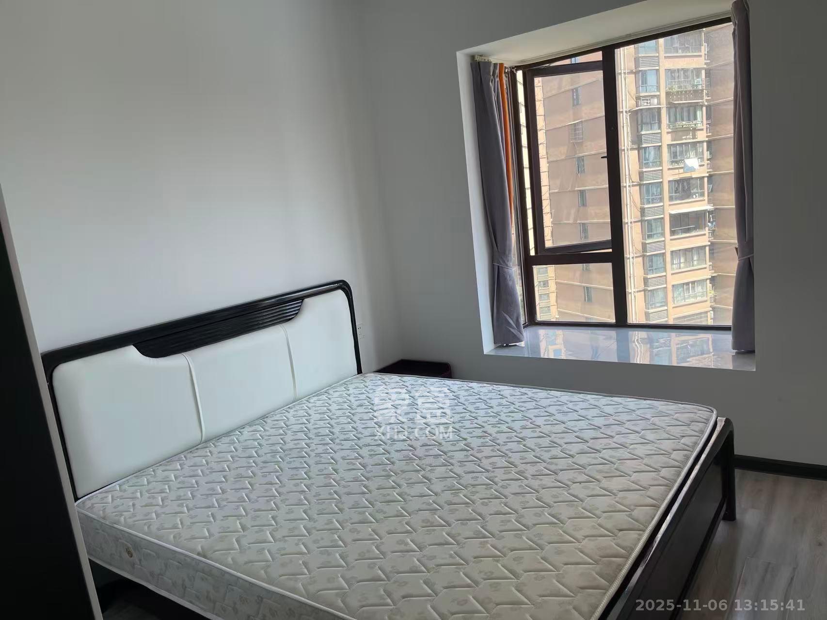 新新花园  3室2厅2卫    2600.0元/月室内图