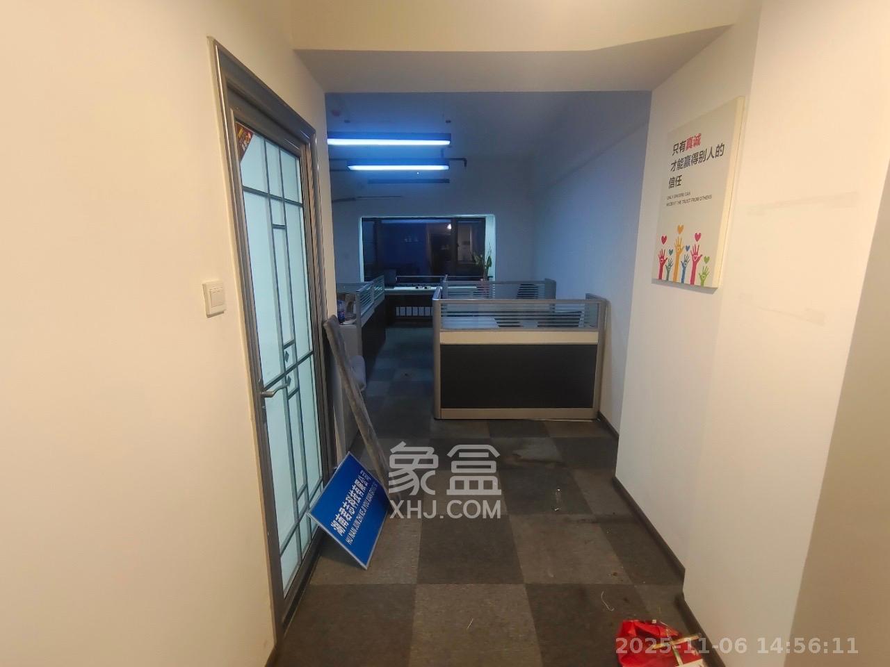 高升时代广场（冠铭商务中心）  1室1厅1卫    3000.0元/月室内图1