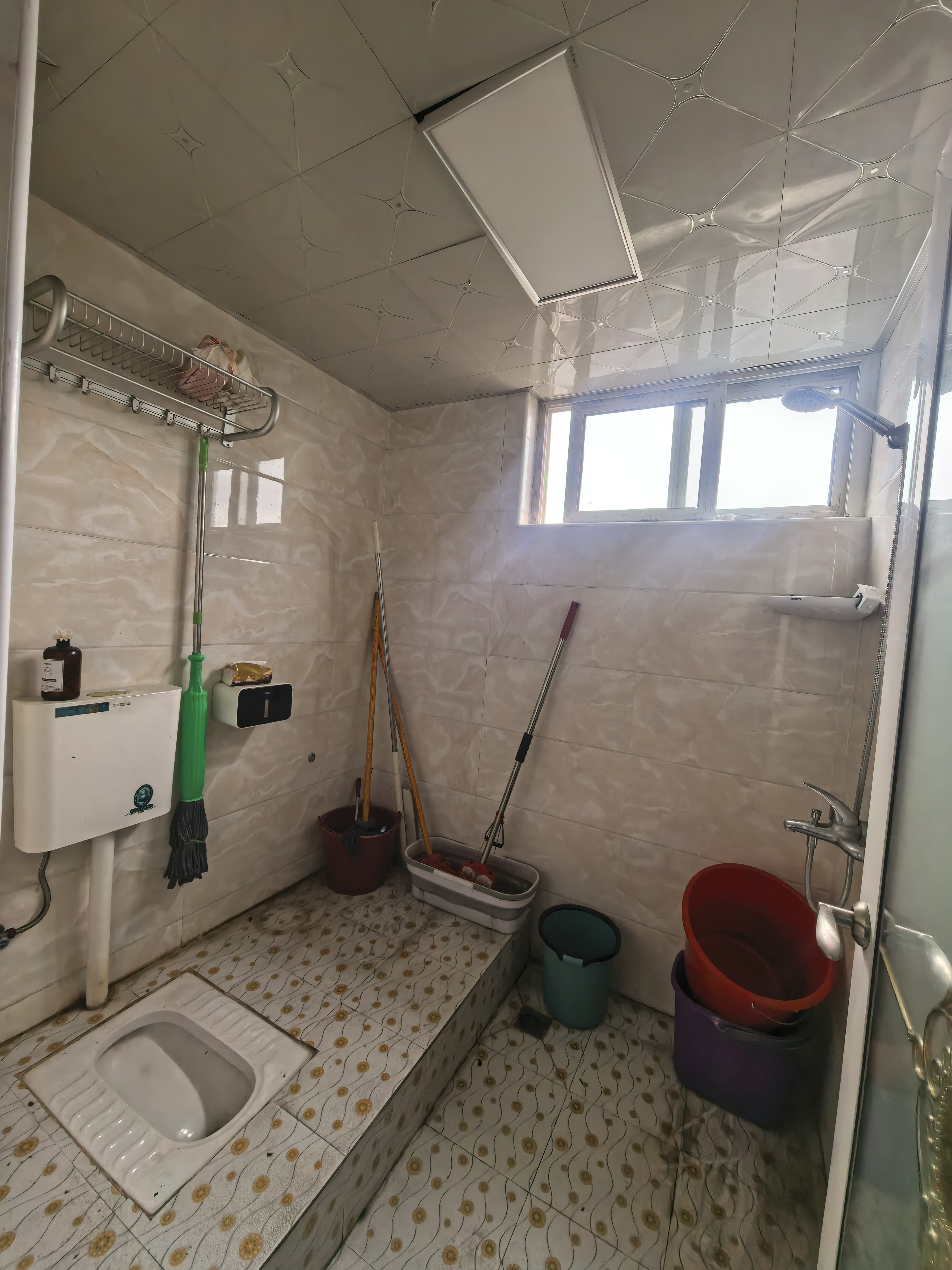 冠都现代城（冠都幸福彼岸）  4室2厅2卫    1800.0元/月室内图