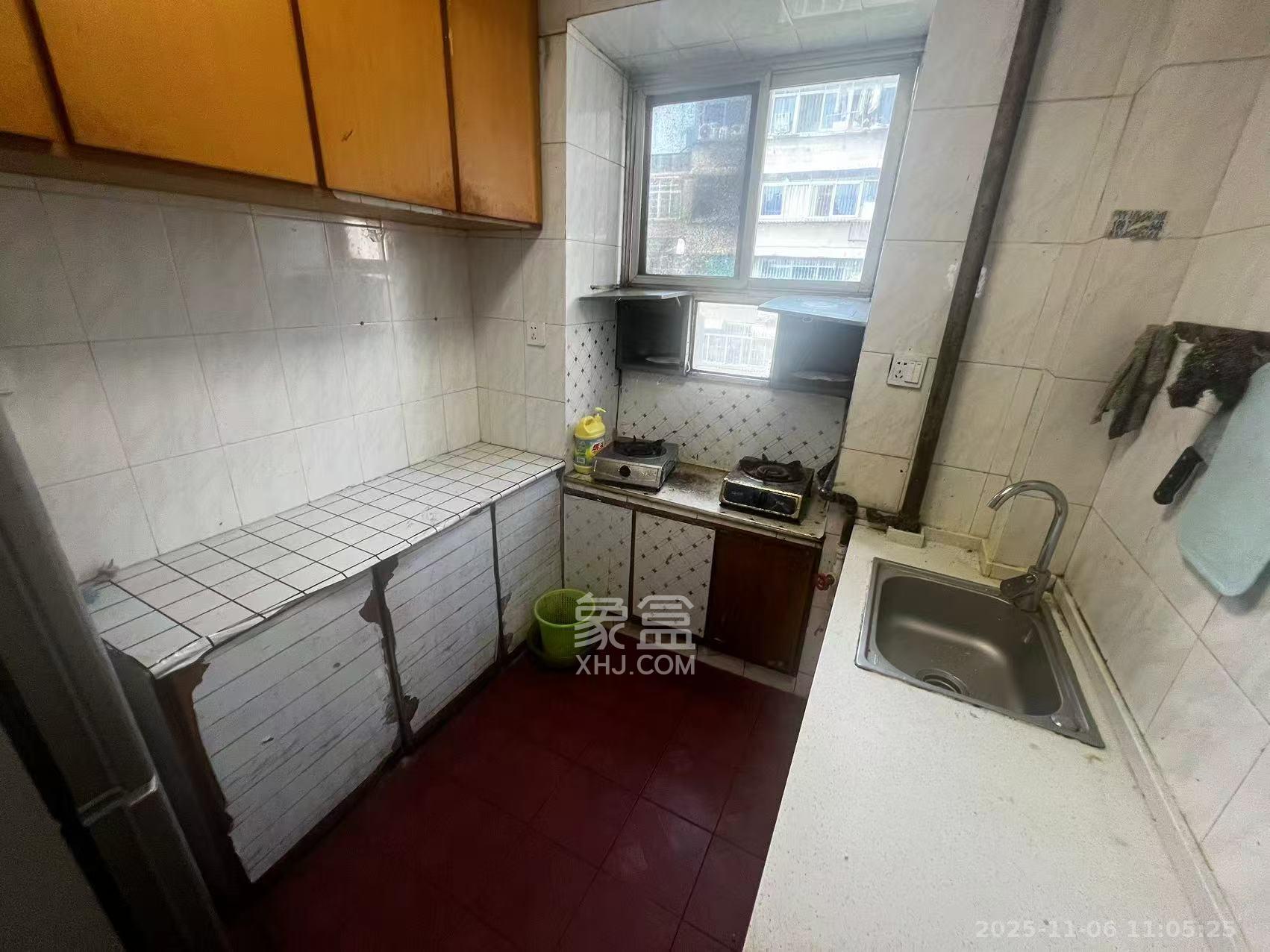 营盘东路、营盘西路散盘 2室1厅1卫 2200.0元/月 营盘东路、营盘西路散盘 2室1厅1卫 2200.0元/月室内图