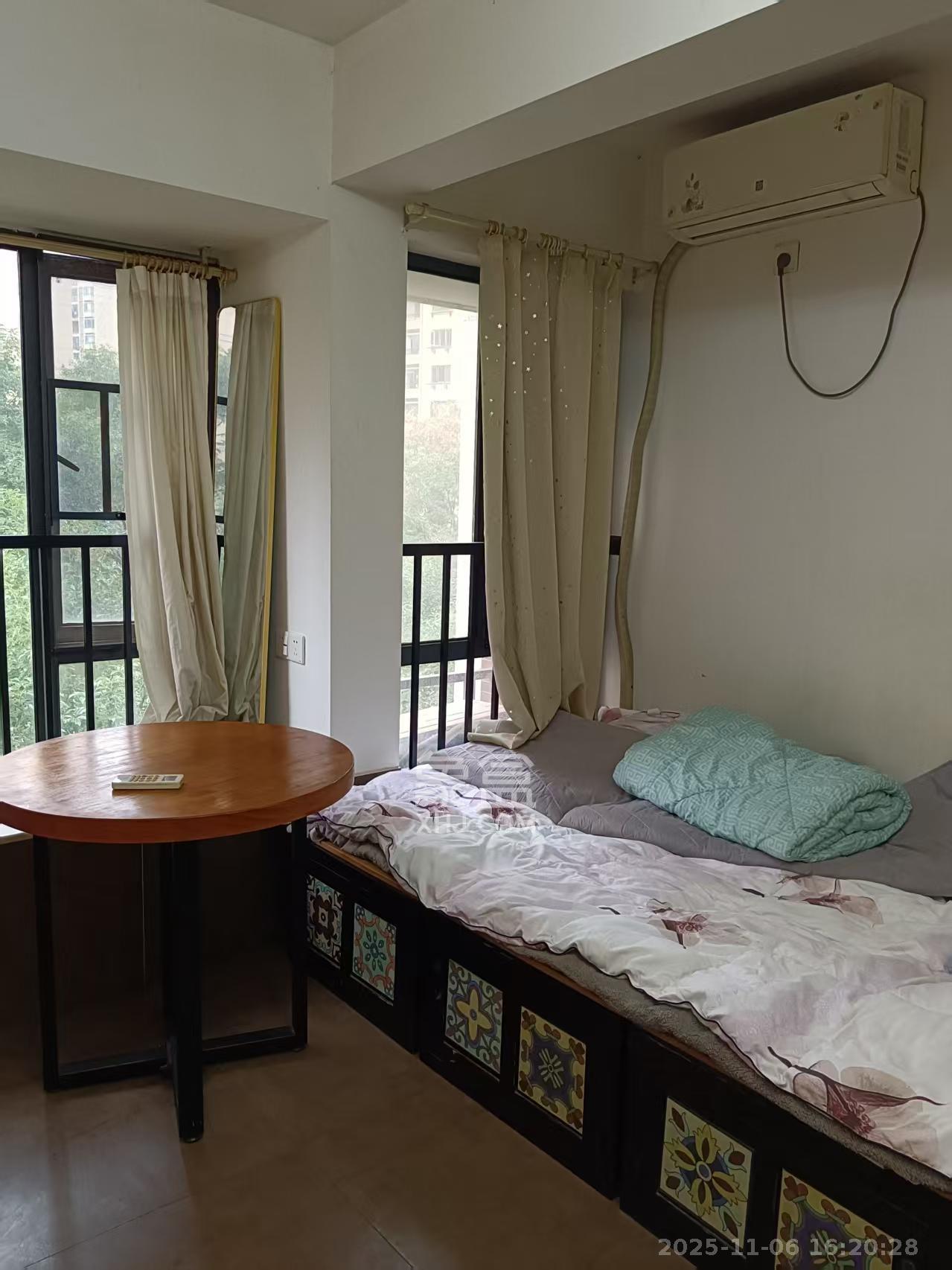 中建芙蓉嘉苑  1室1厅1卫    950.0元/月室内图