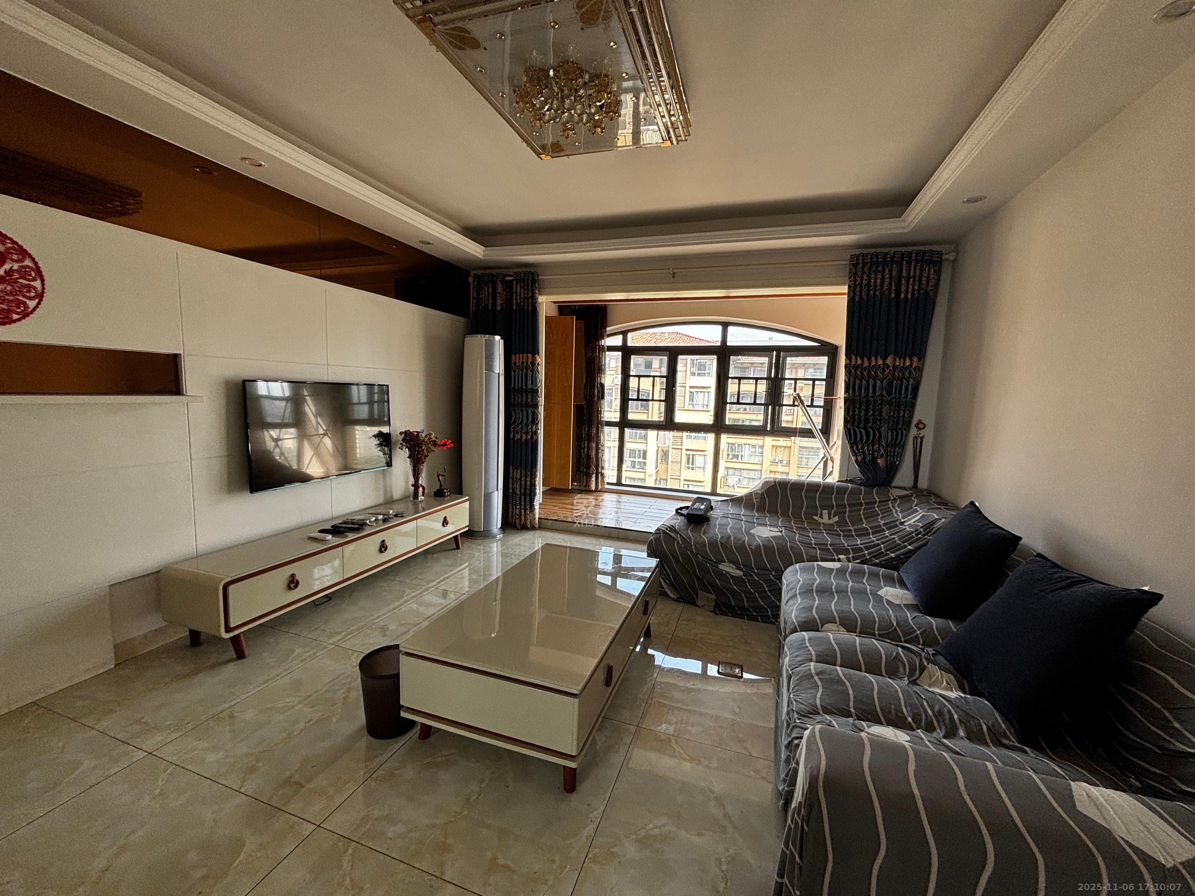 中建芙蓉嘉苑  3室2厅2卫    2700.0元/月