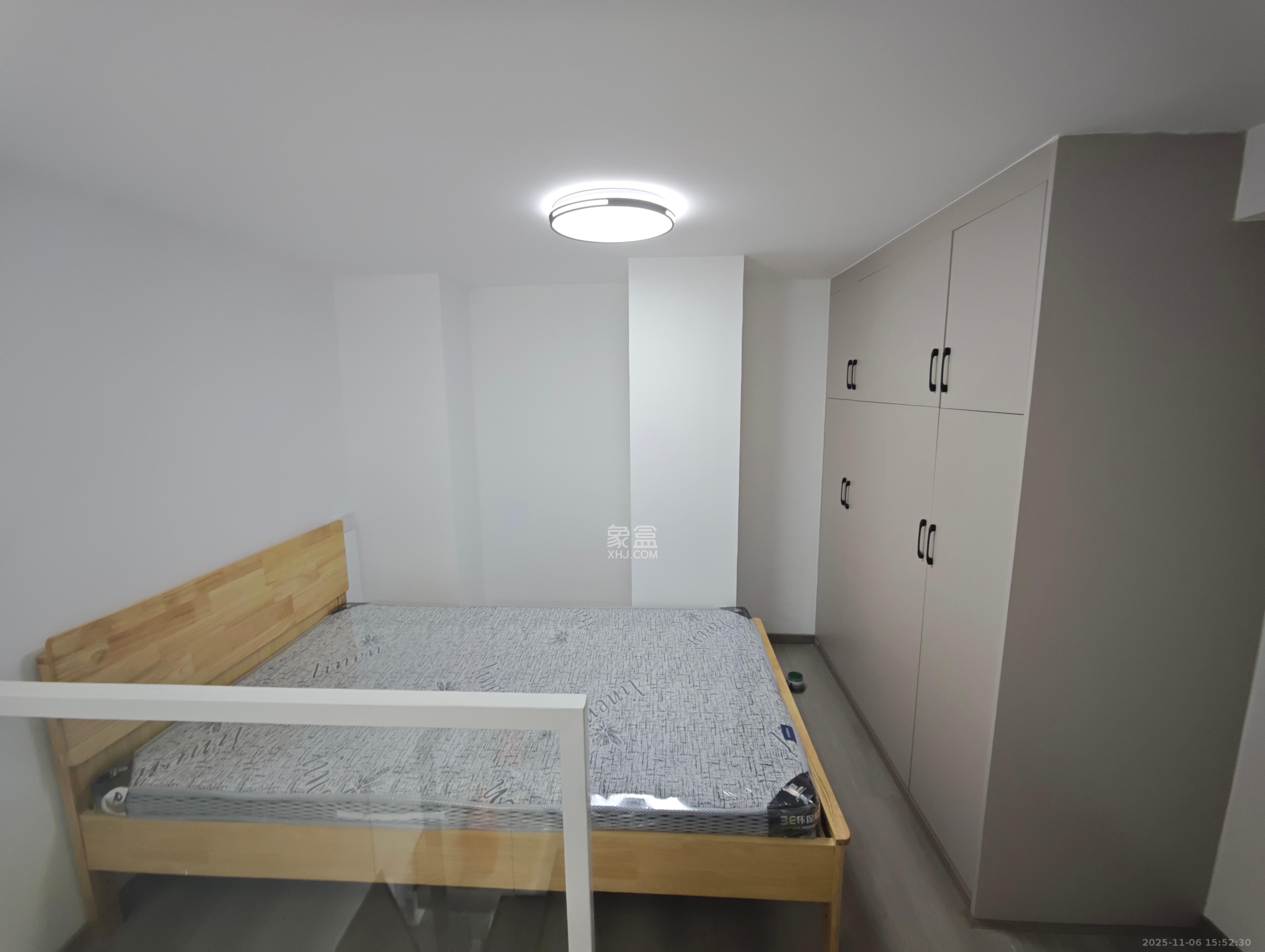 金地峯范  1室0厅0卫    2000.0元/月室内图