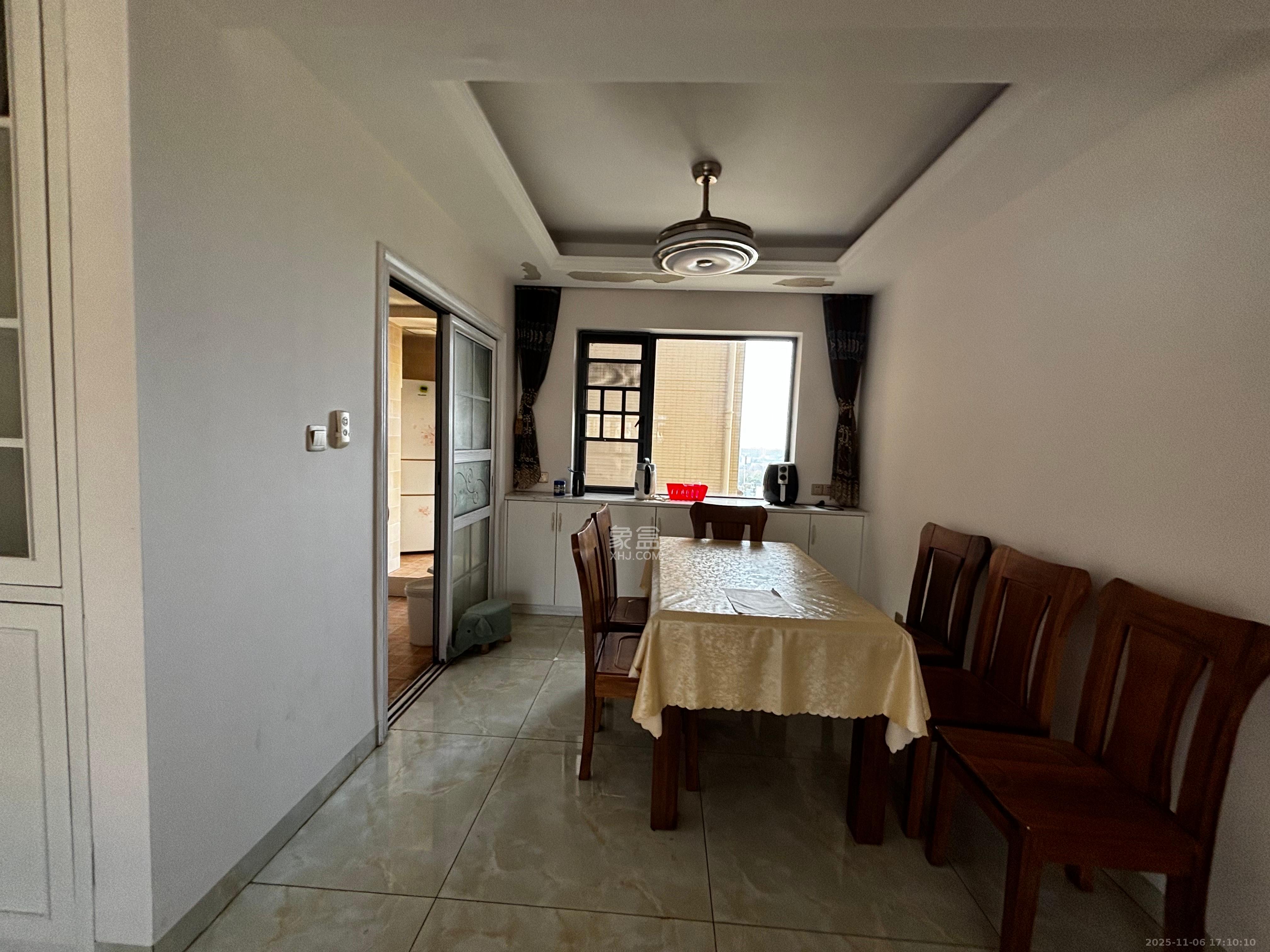 中建芙蓉嘉苑  3室2厅2卫    2700.0元/月室内图