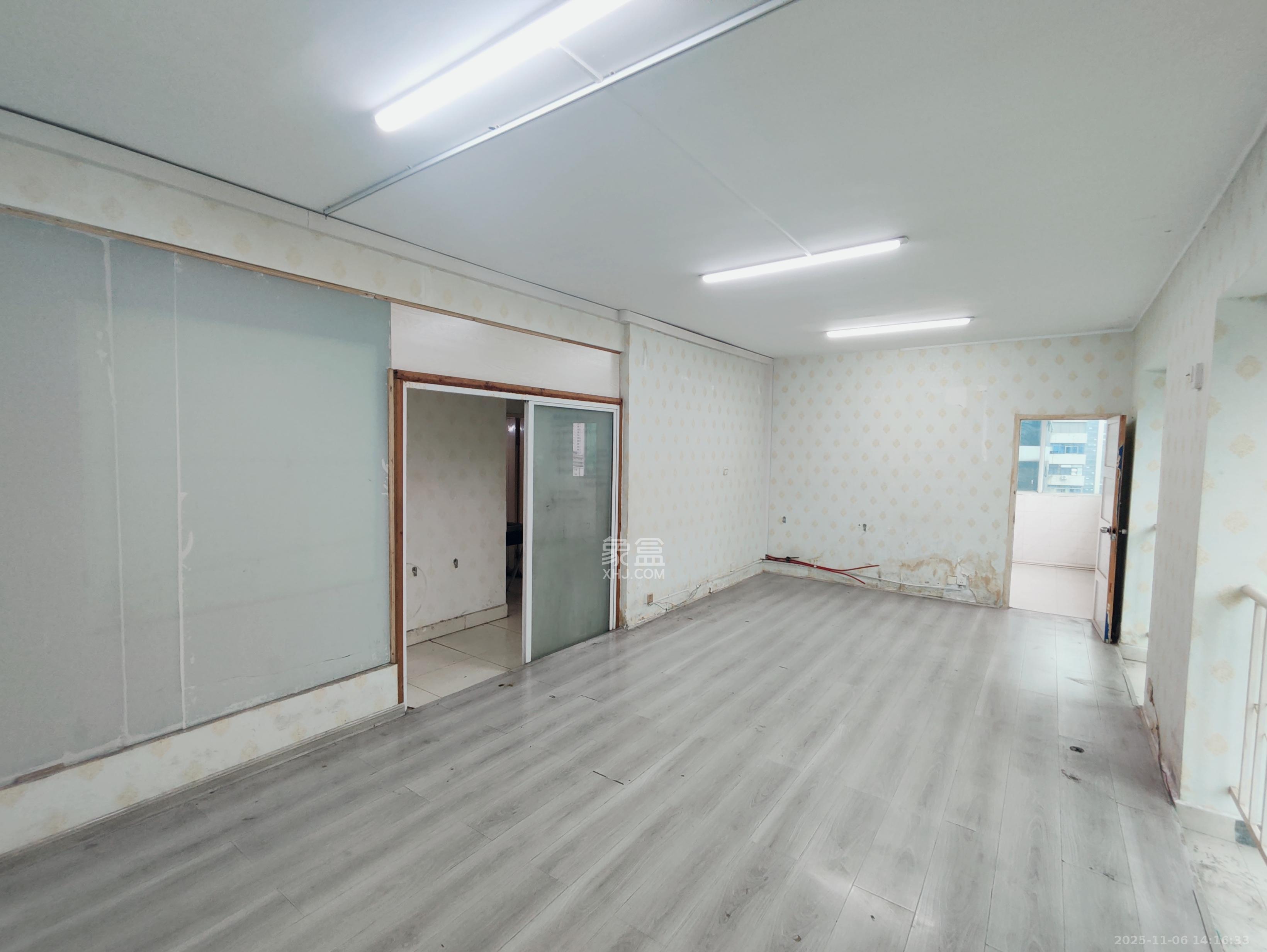 兴威名座  3室2厅2卫    3500.0元/月室内图