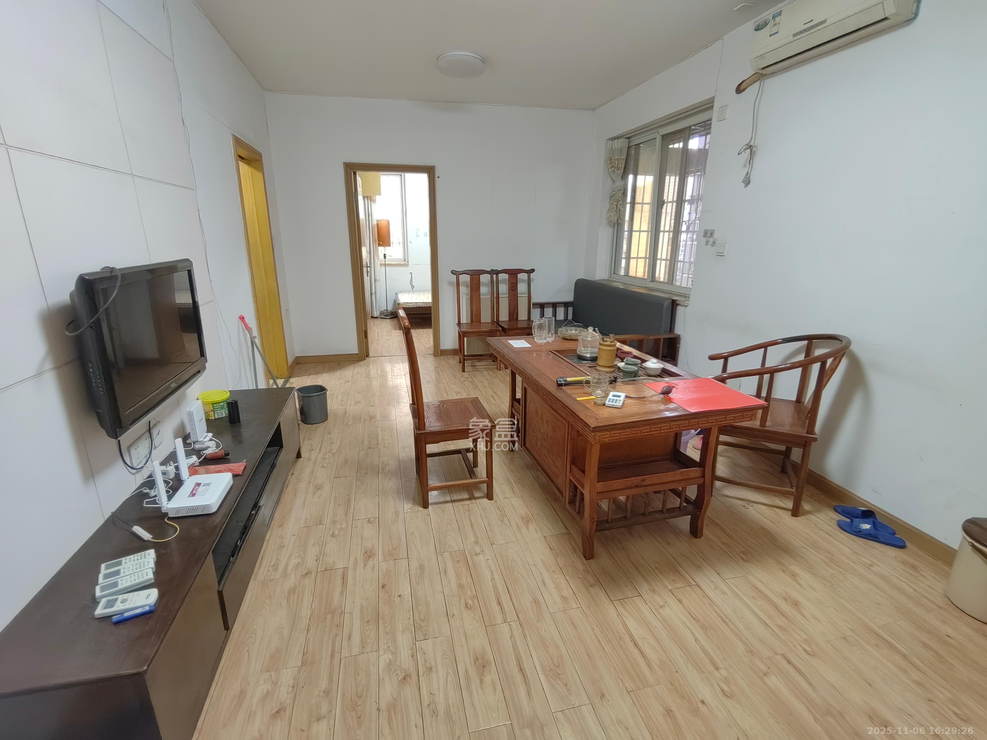 巧克力空间（建鸿达现代大厦）  2室2厅1卫    2000.0元/月