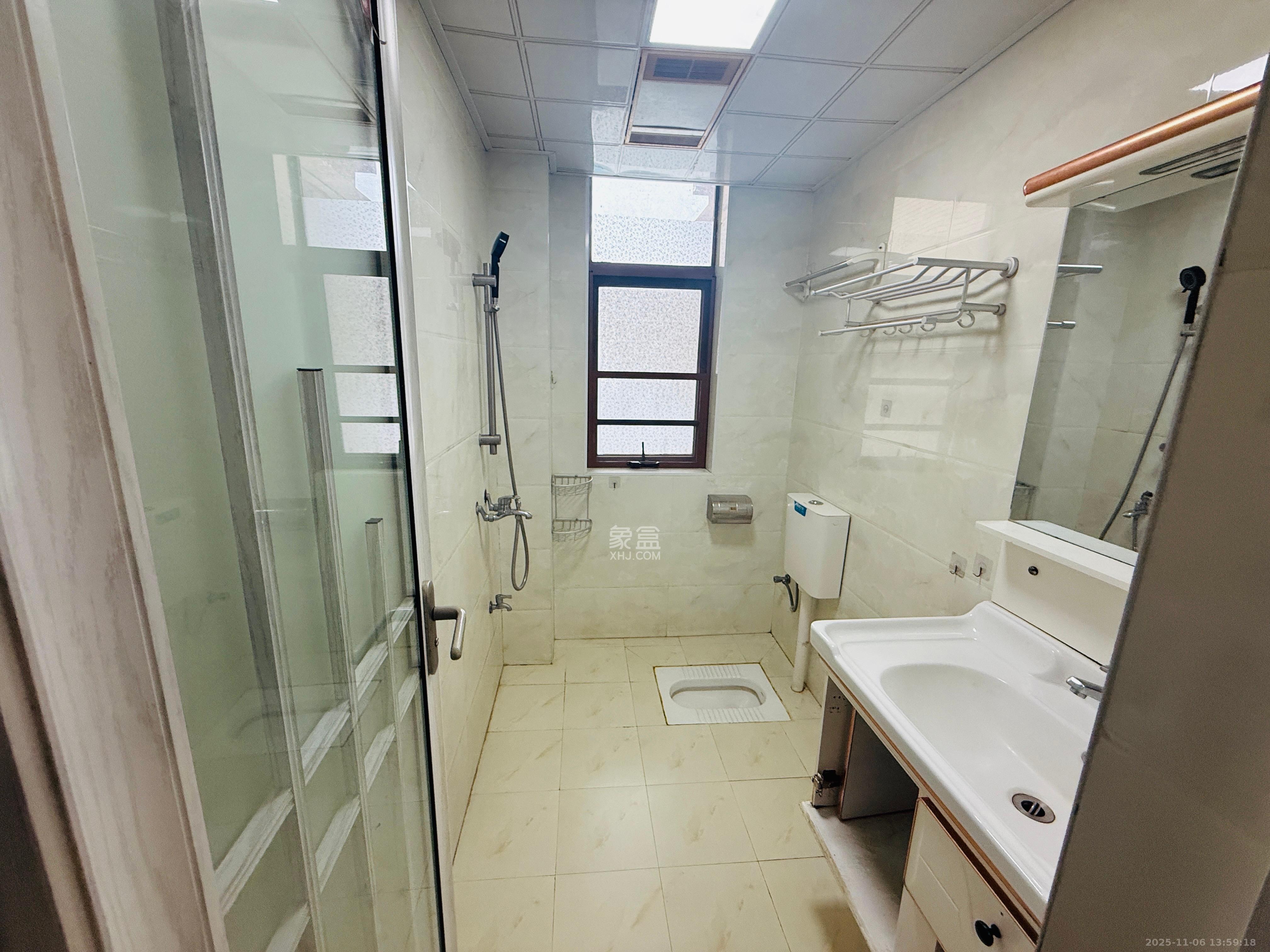 万里时代  1室2厅1卫    2100.0元/月室内图