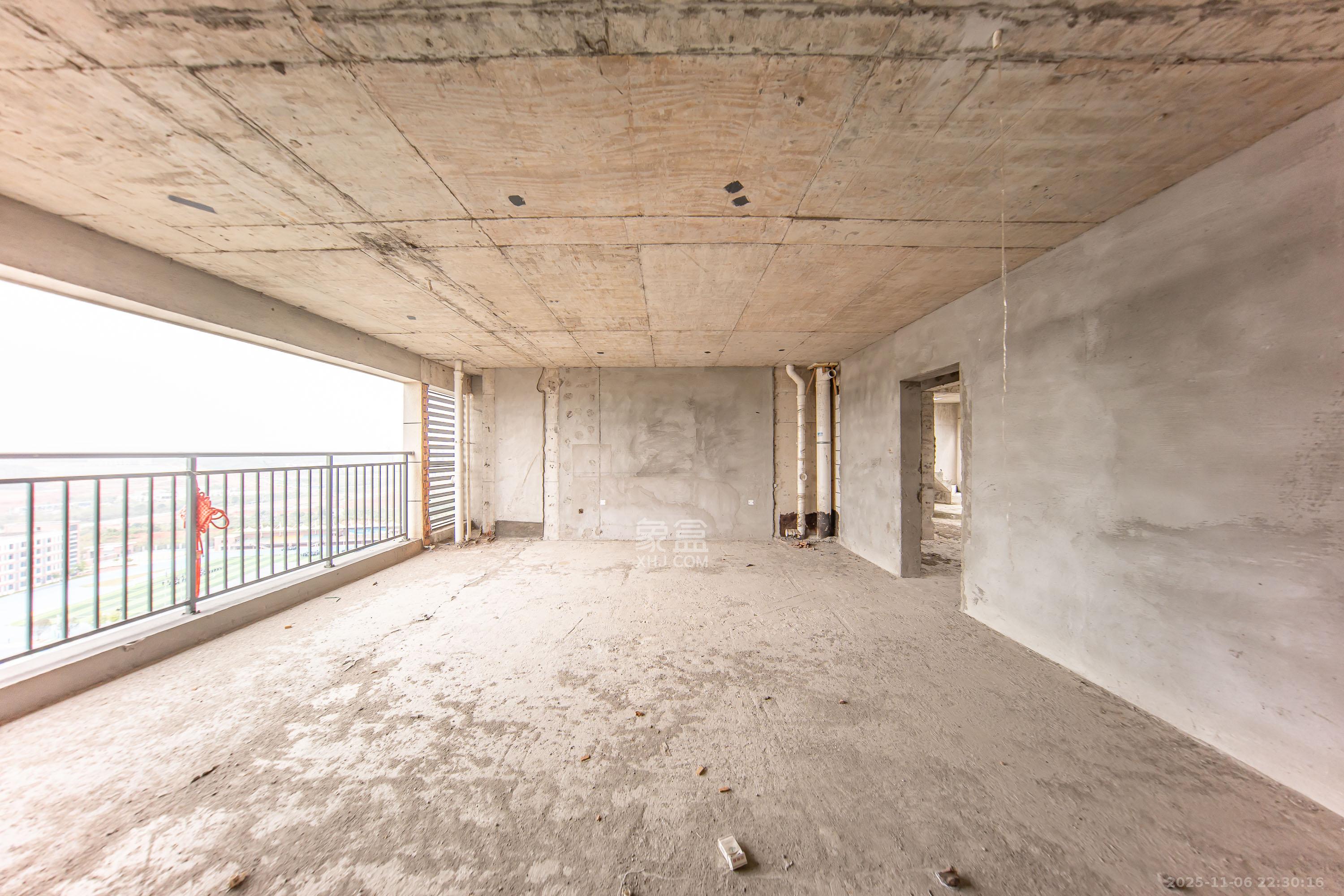 汉唐翰林府  4室2厅2卫    230.0万卧室