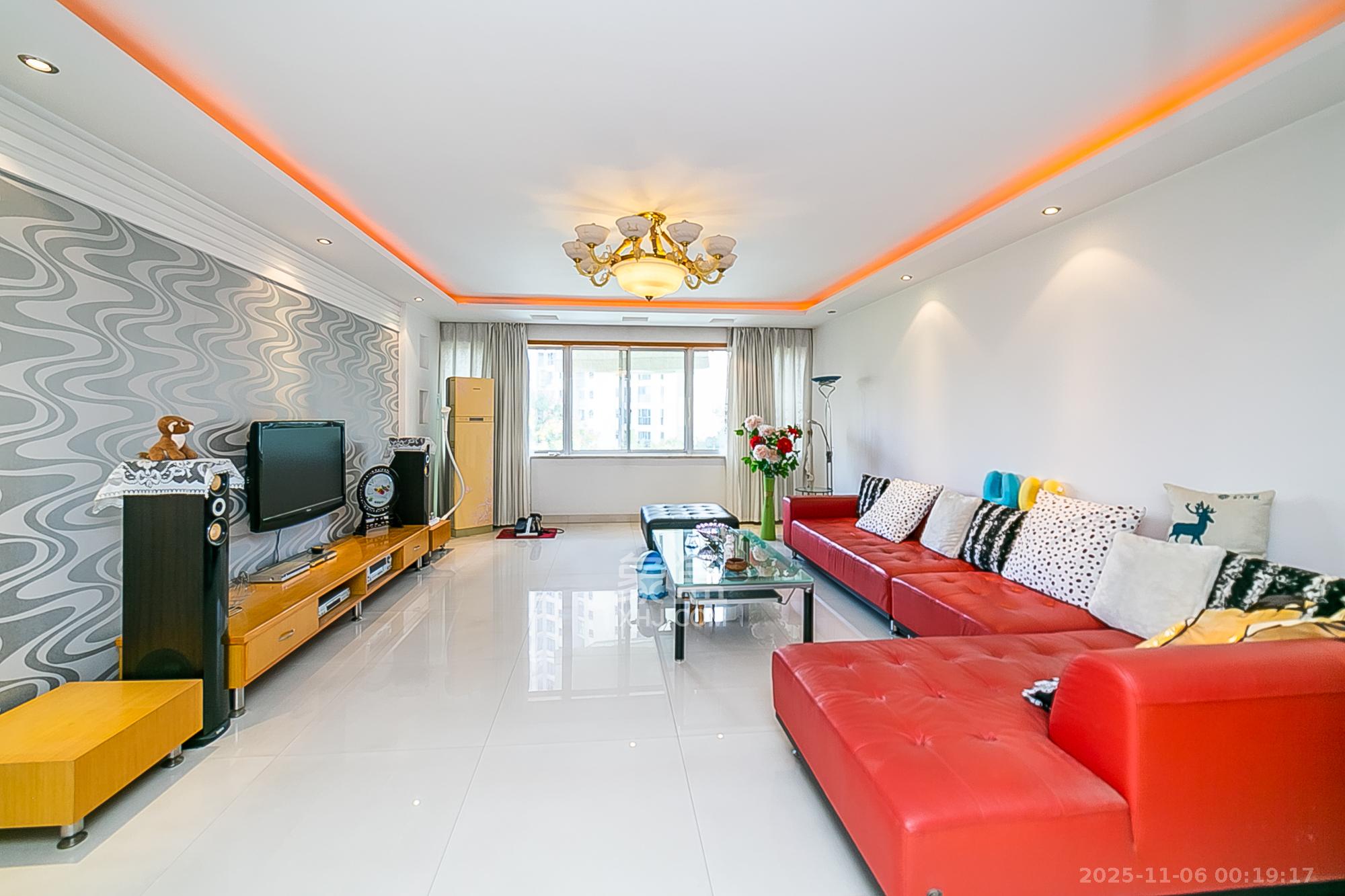 华新花苑  3室2厅2卫    95.0万