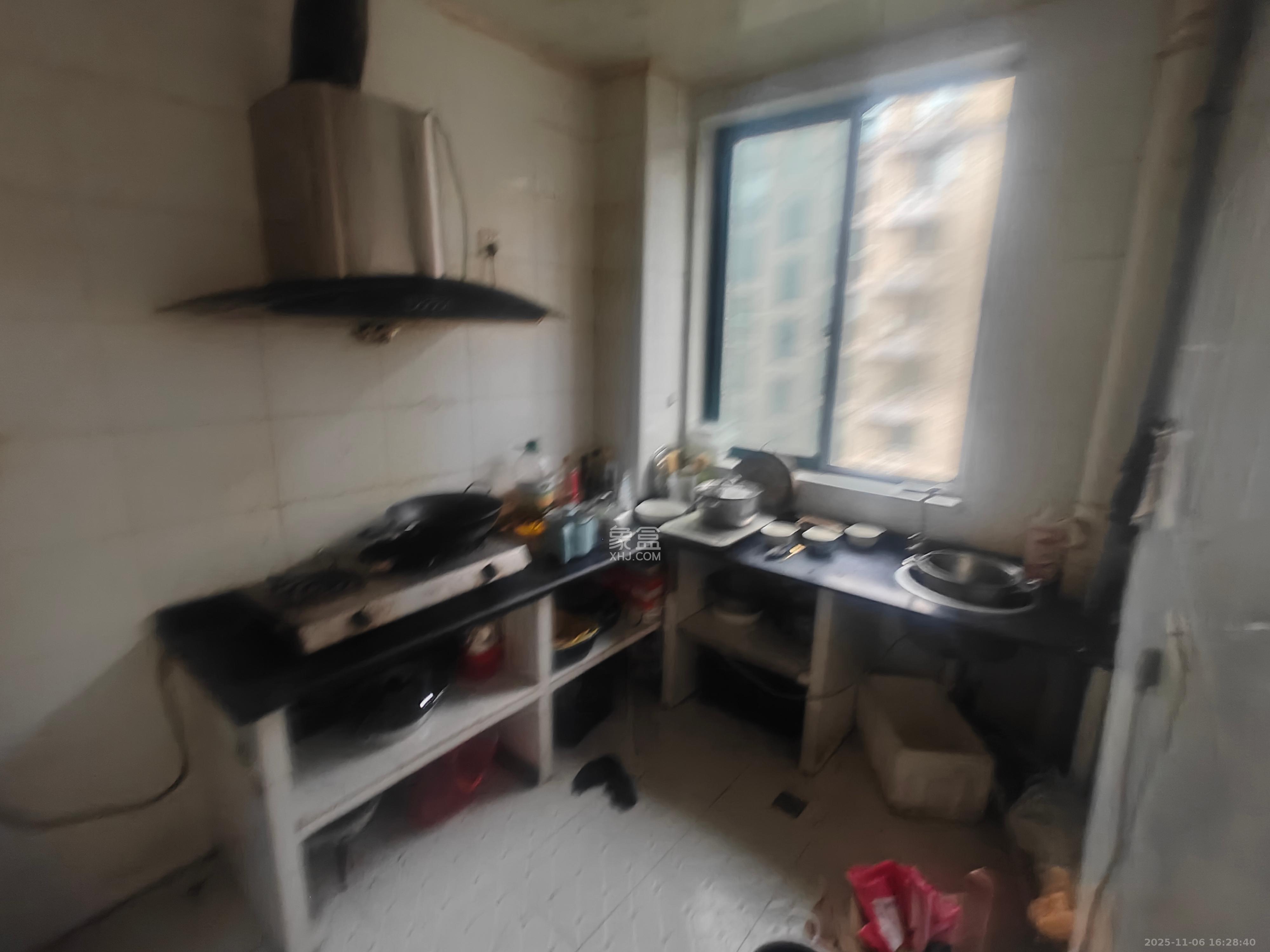 共和世家 3室2厅1卫 1000.0元/月 共和世家 3室2厅1卫 1000.0元/月室内图