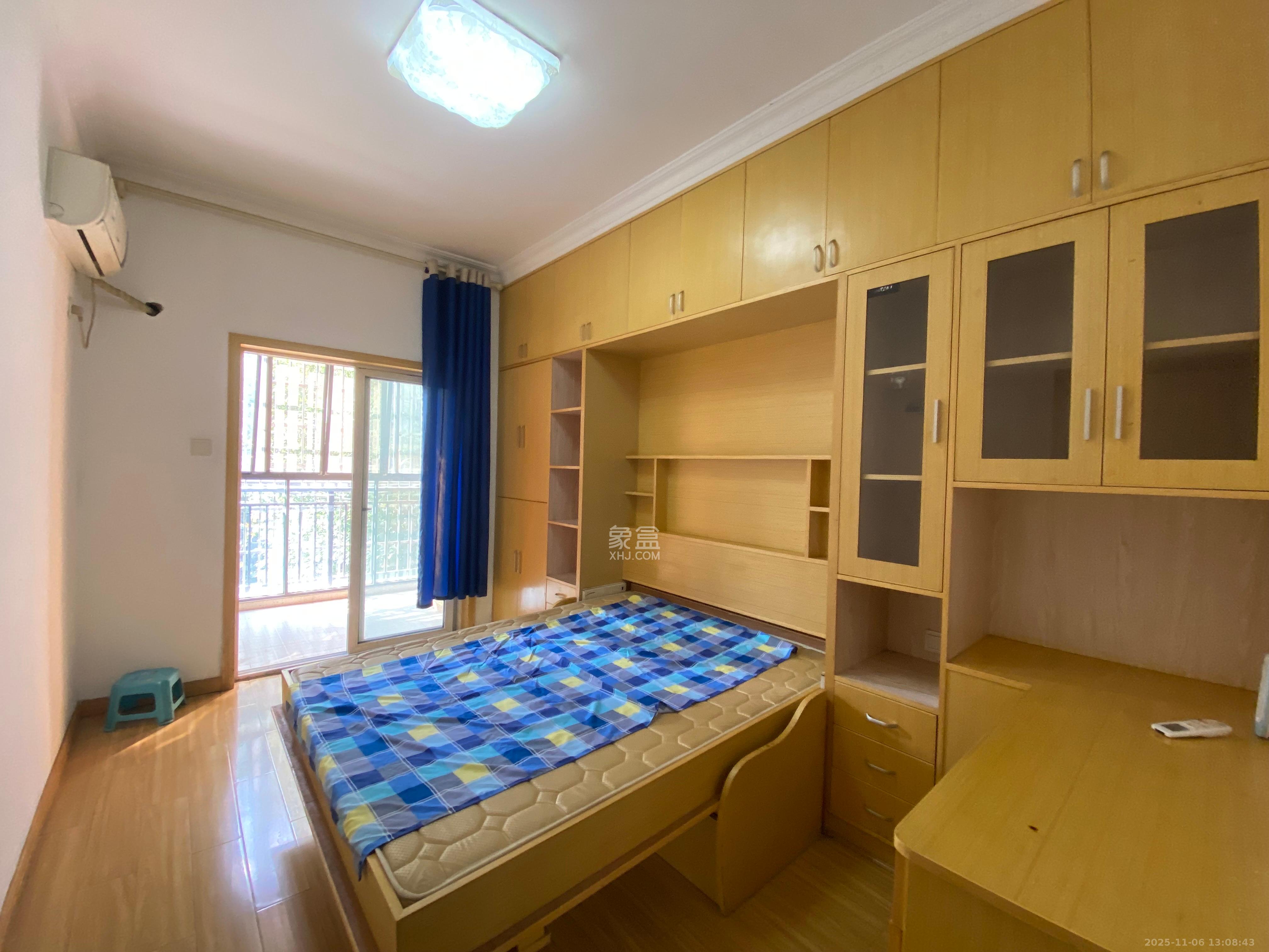 山水湾  3室2厅2卫    1700.0元/月室内图