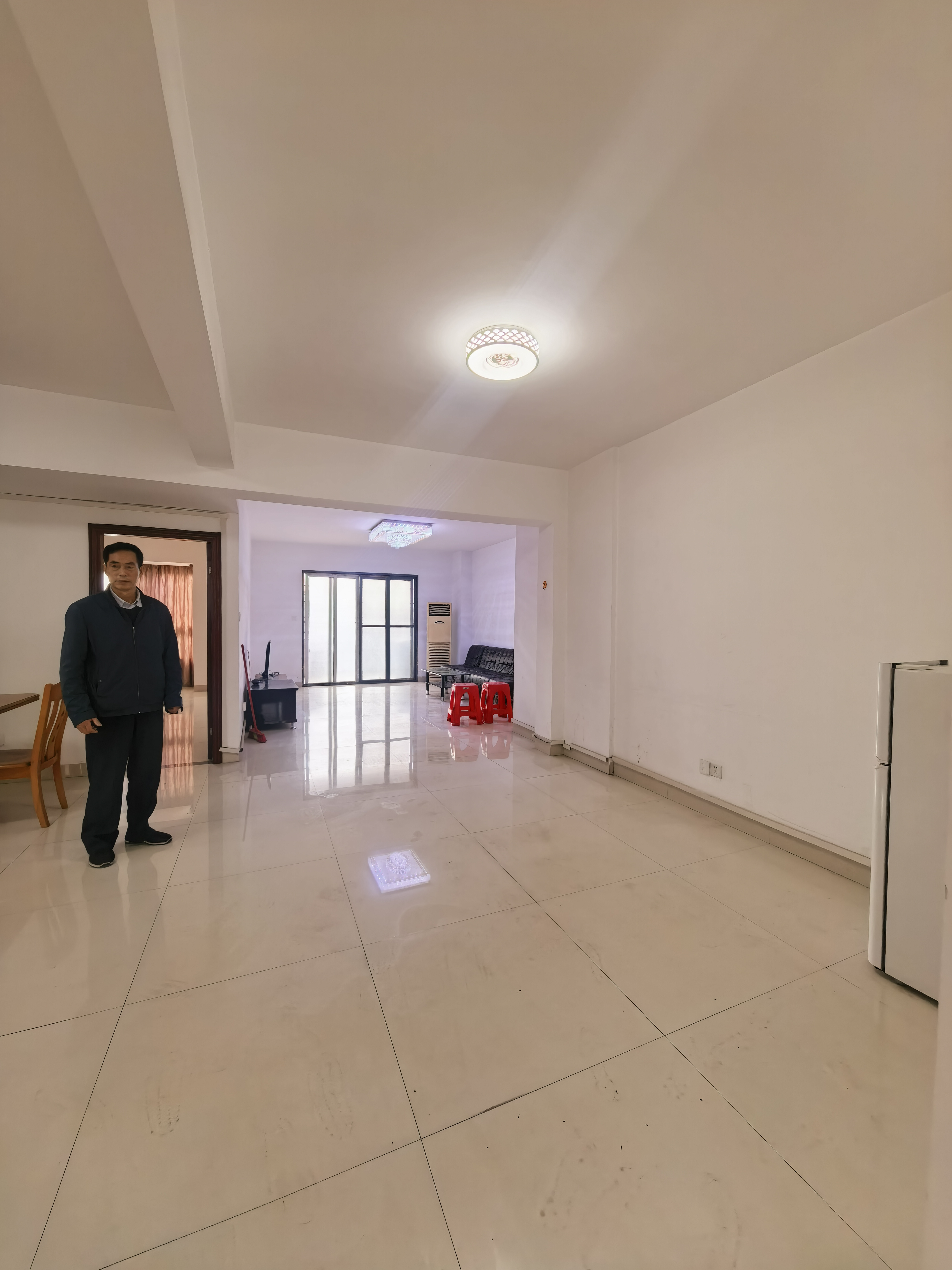 冠都现代城(冠都幸福彼岸) 4室2厅2卫 1800.0元/月 冠都现代城(冠都幸福彼岸) 4室2厅2卫 1800.0元/月户型图