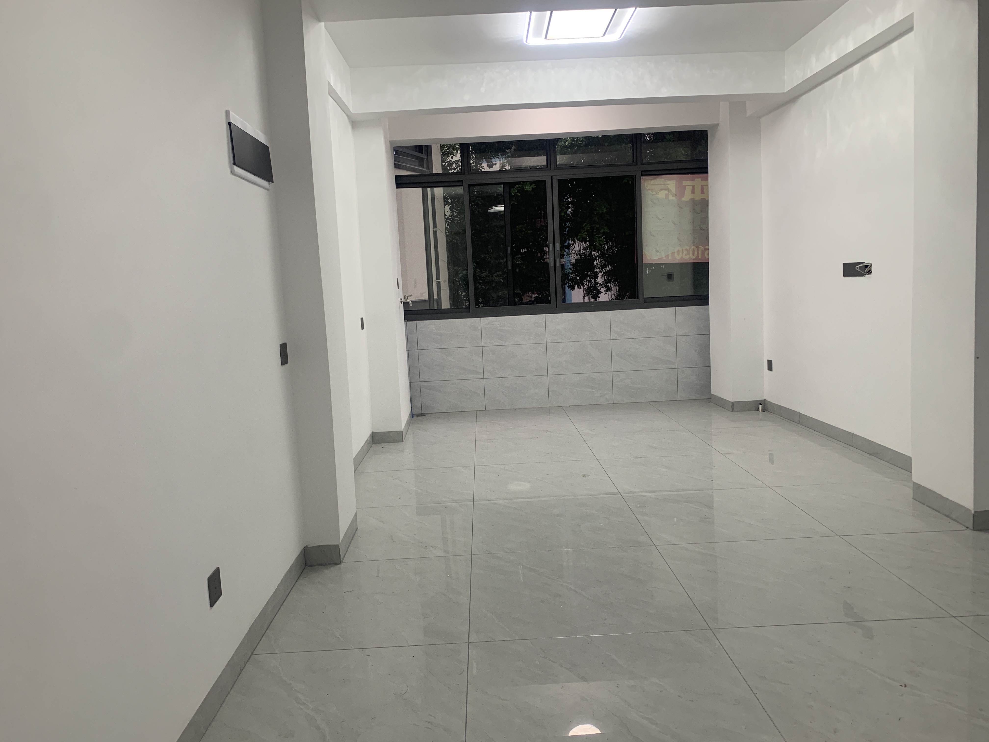 椰树小区  2室1厅1卫    75.0万客厅