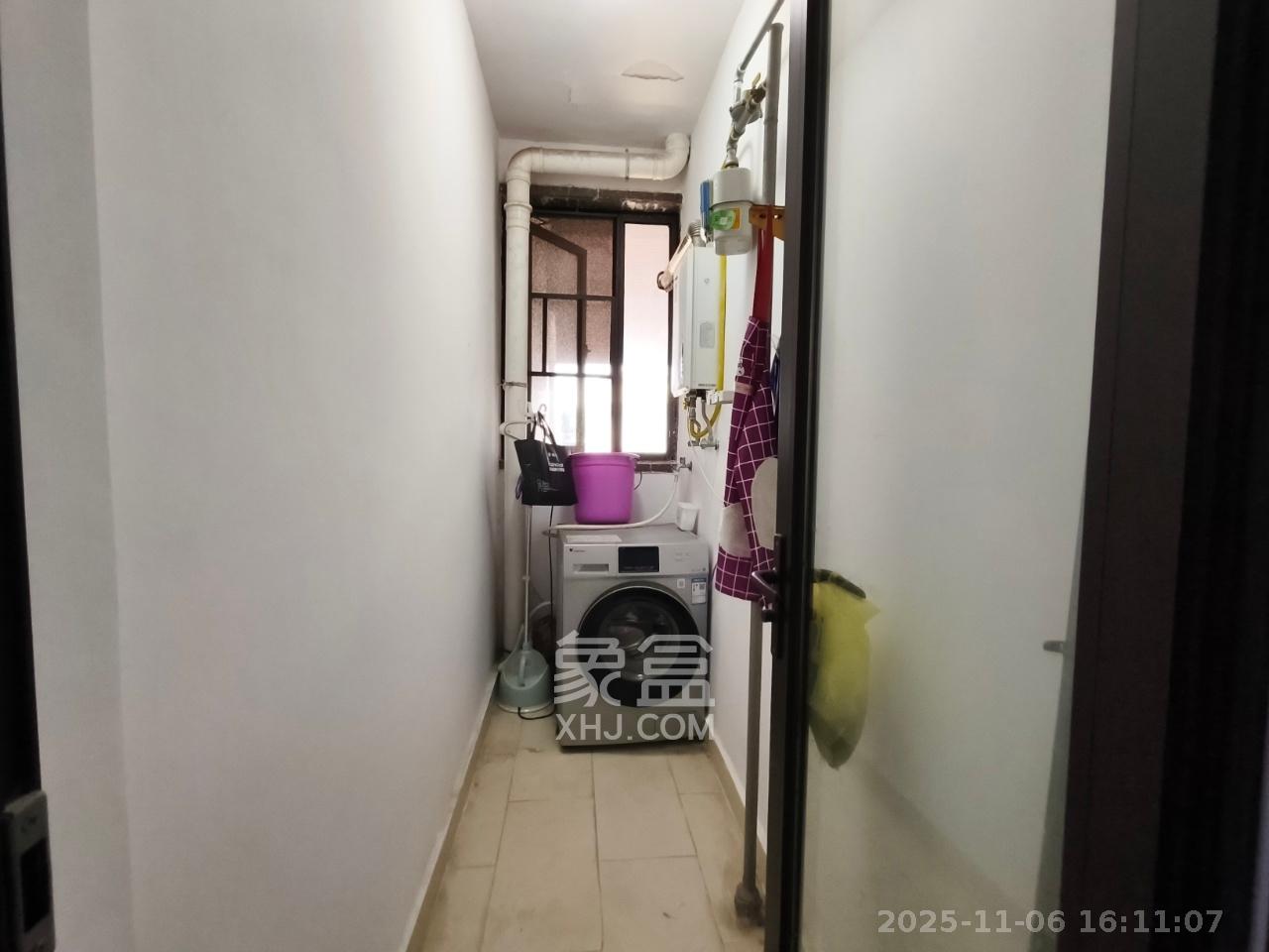 中海国际四期  2室2厅1卫    2100.0元/月室内图