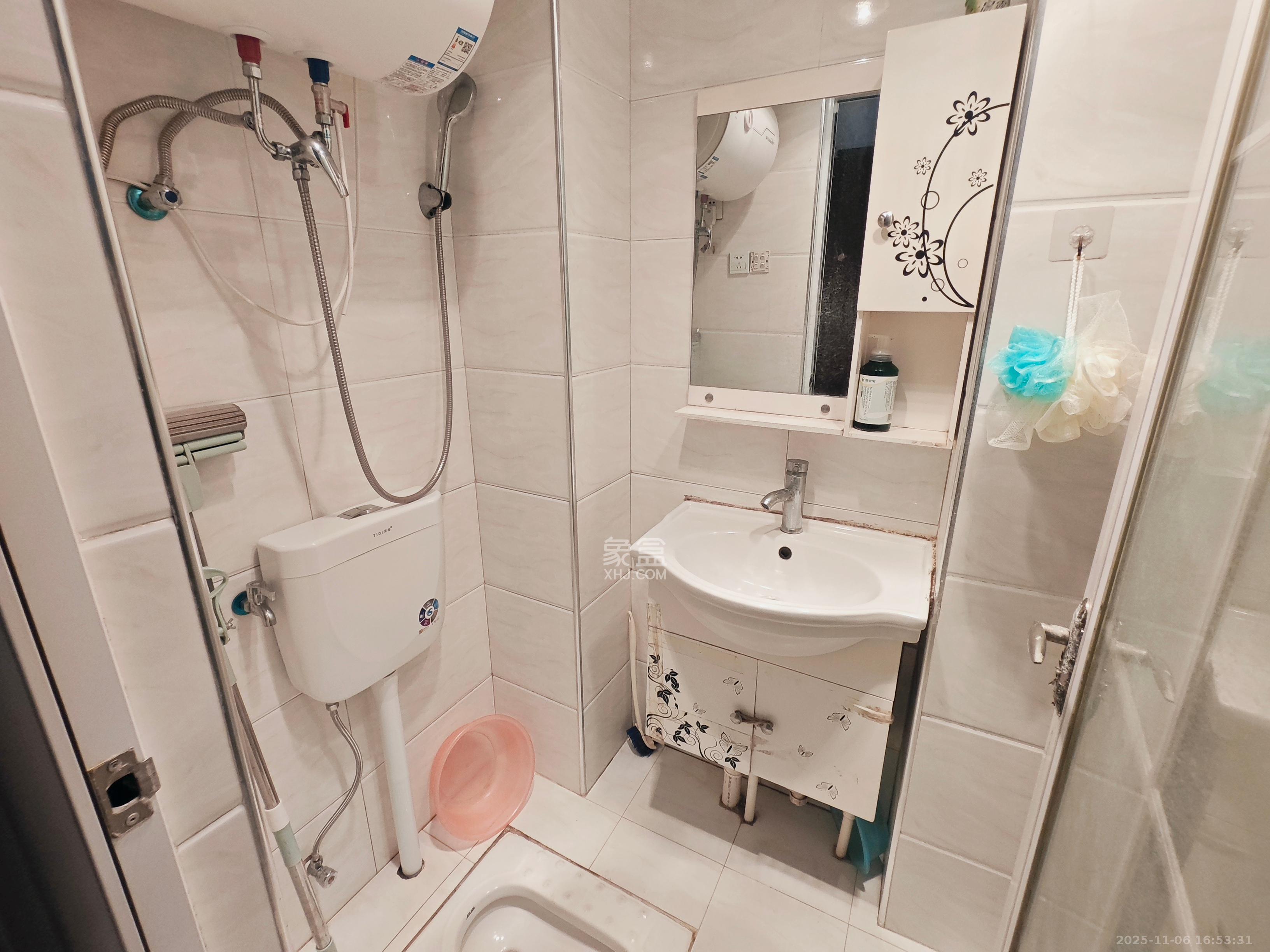 保利麓谷林语I区 1室1厅1卫 1000.0元/月 保利麓谷林语I区 1室1厅1卫 1000.0元/月室内图