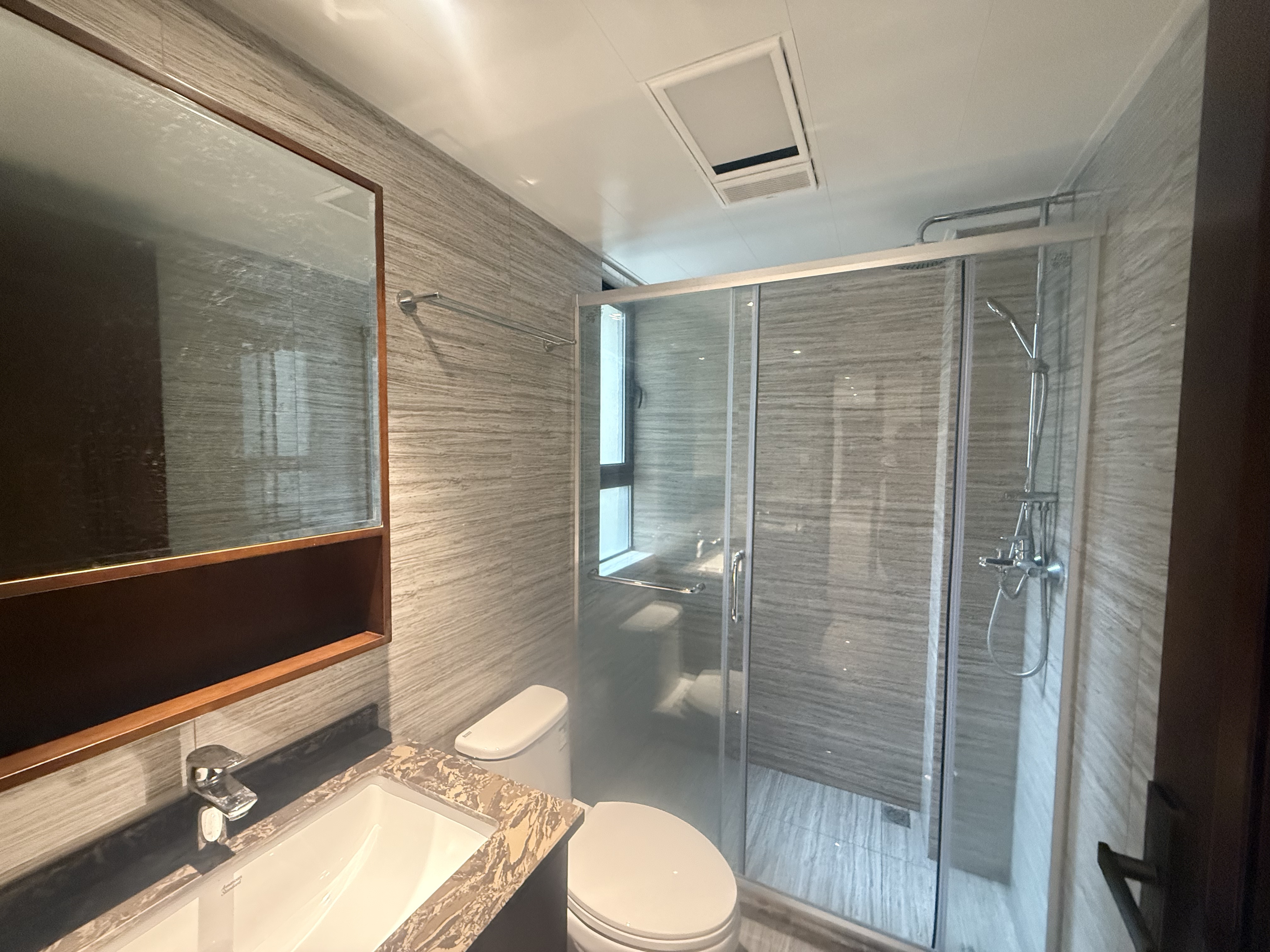 荣盛碧桂园铂悦府  3室2厅2卫    72.8万卧室