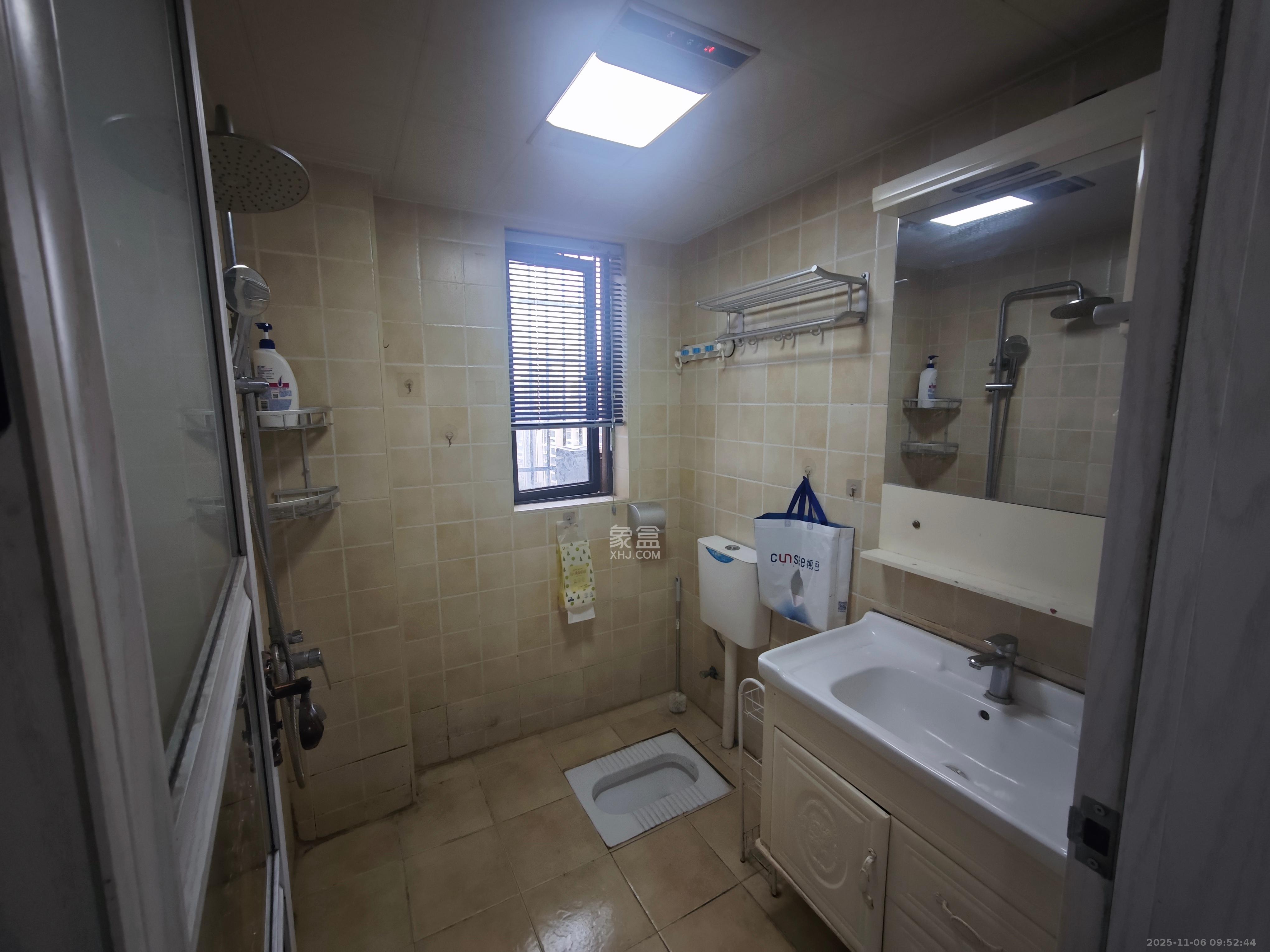 澳海澜庭  2室2厅1卫    1600.0元/月室内图