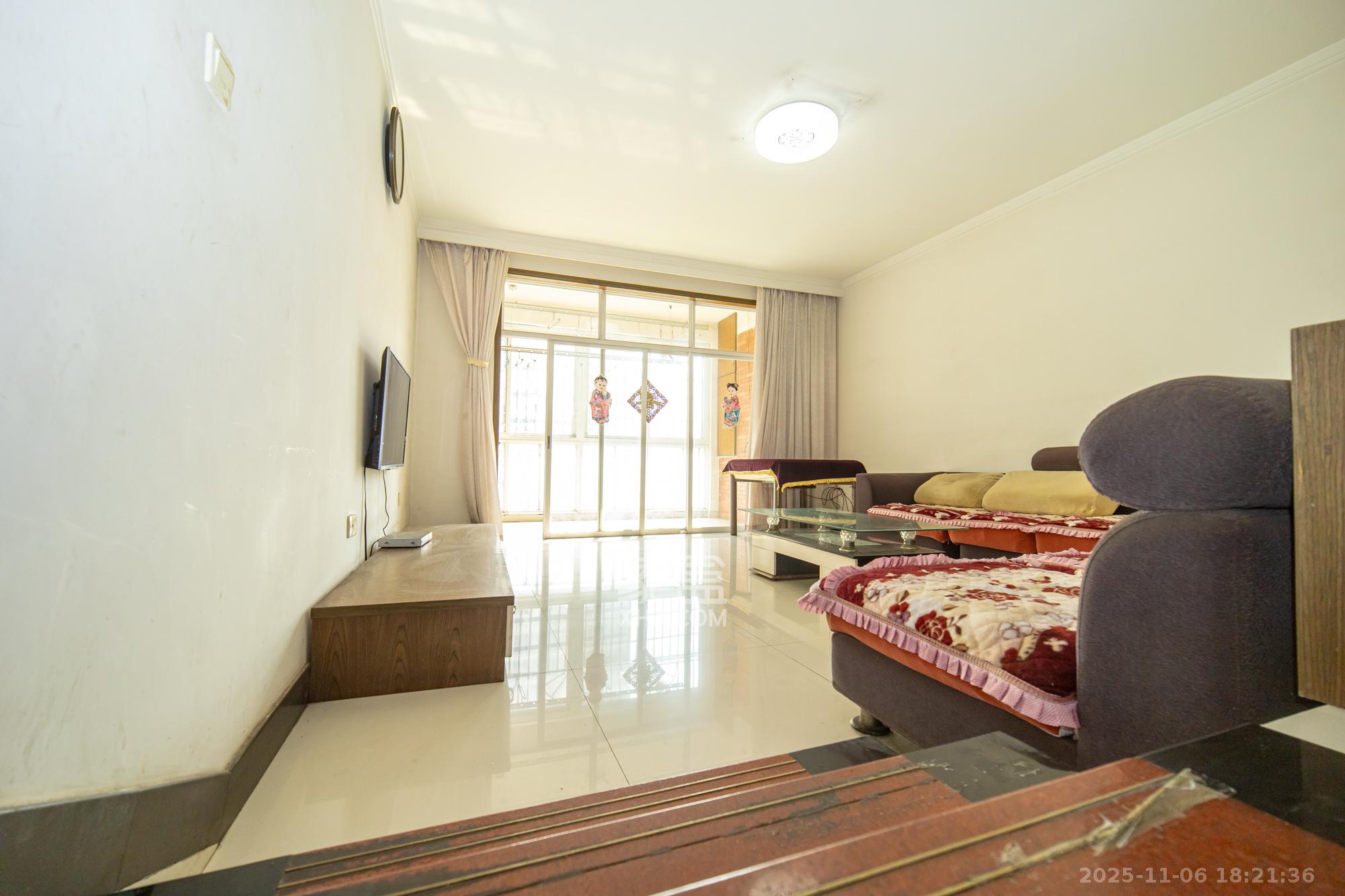 山水人家三期  3室2厅2卫    65.8万