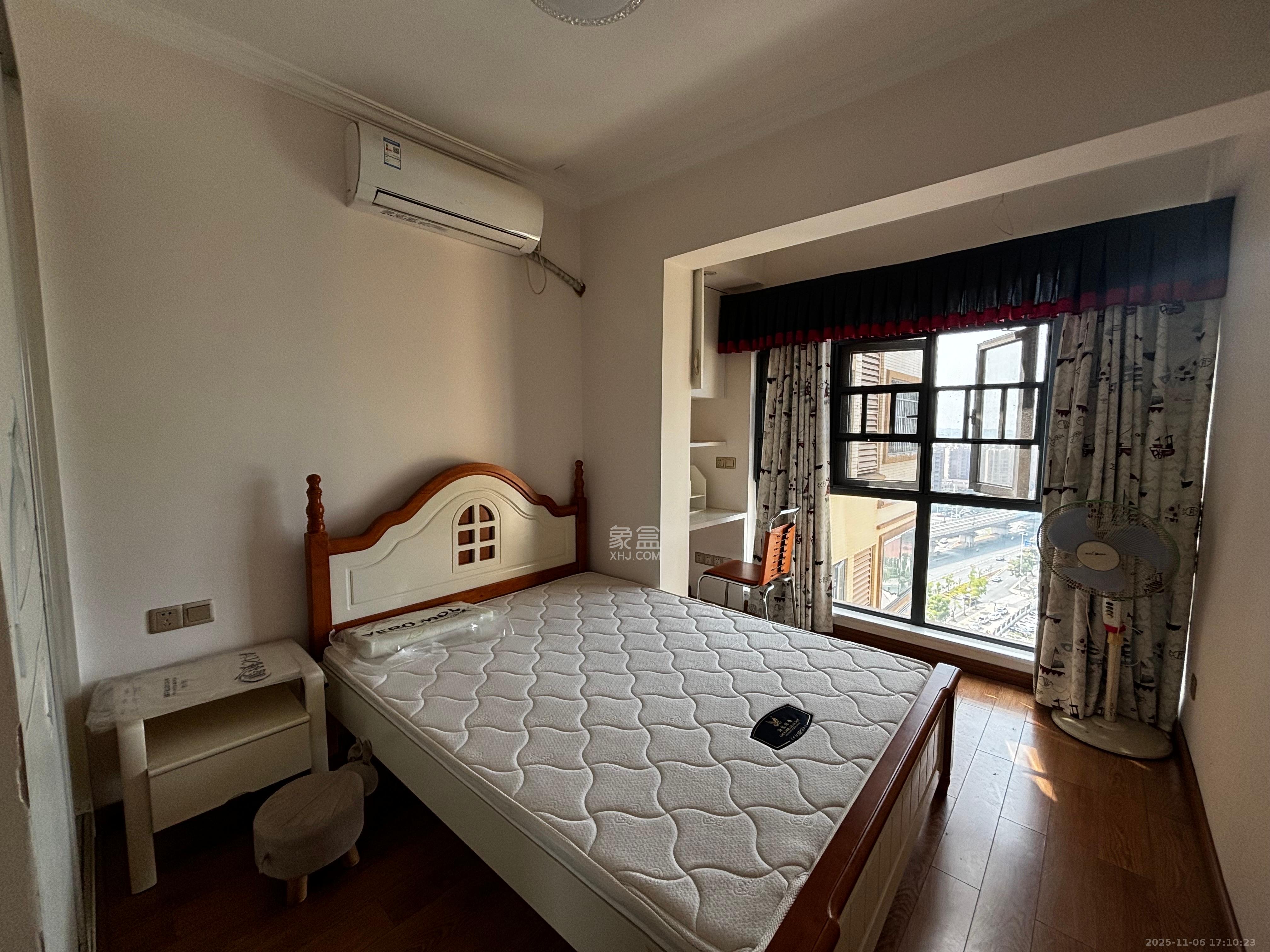 中建芙蓉嘉苑  3室2厅2卫    2700.0元/月室内图