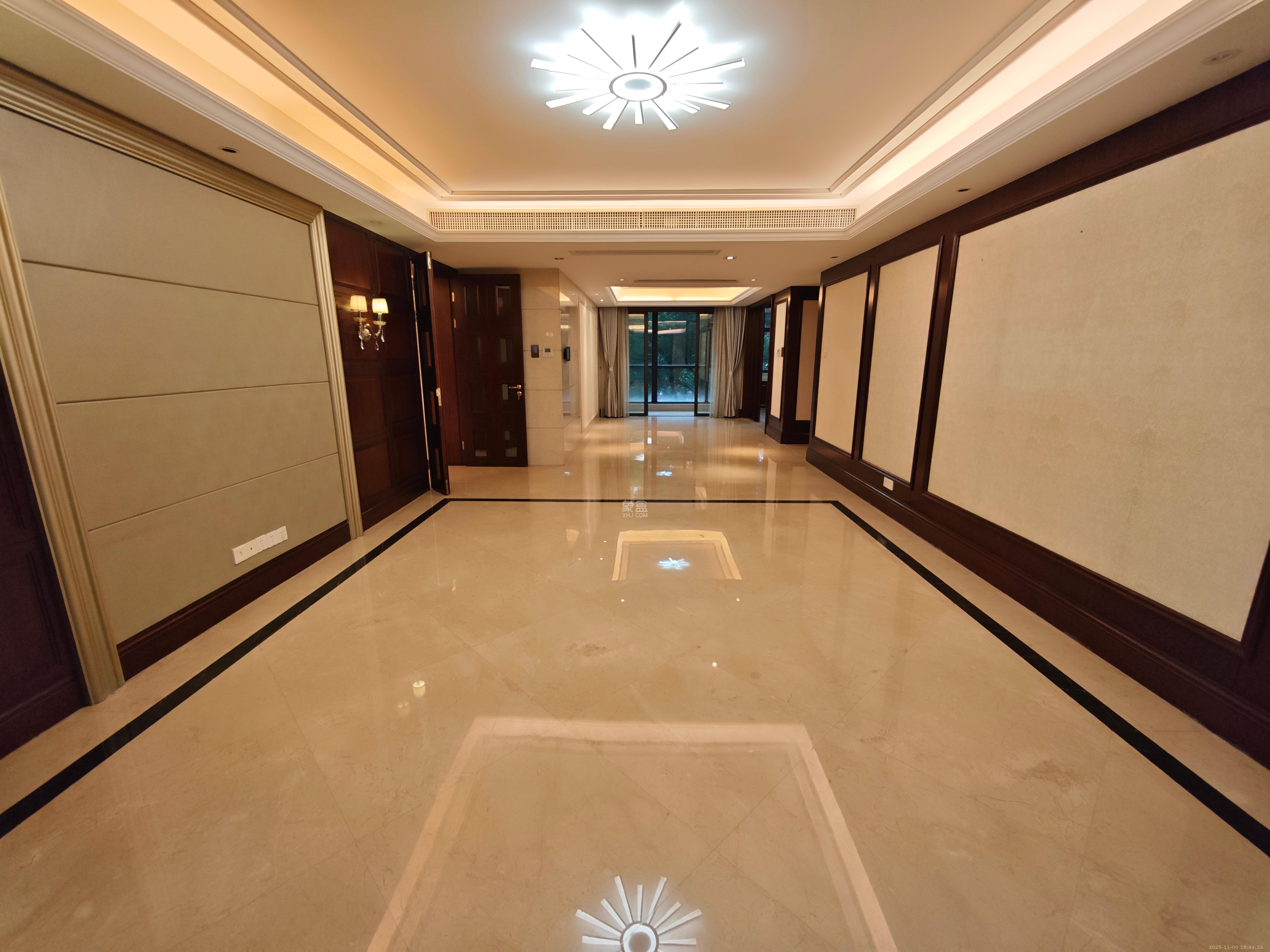 运达中央广场一、二期  4室2厅2卫    10000.0元/月室内图