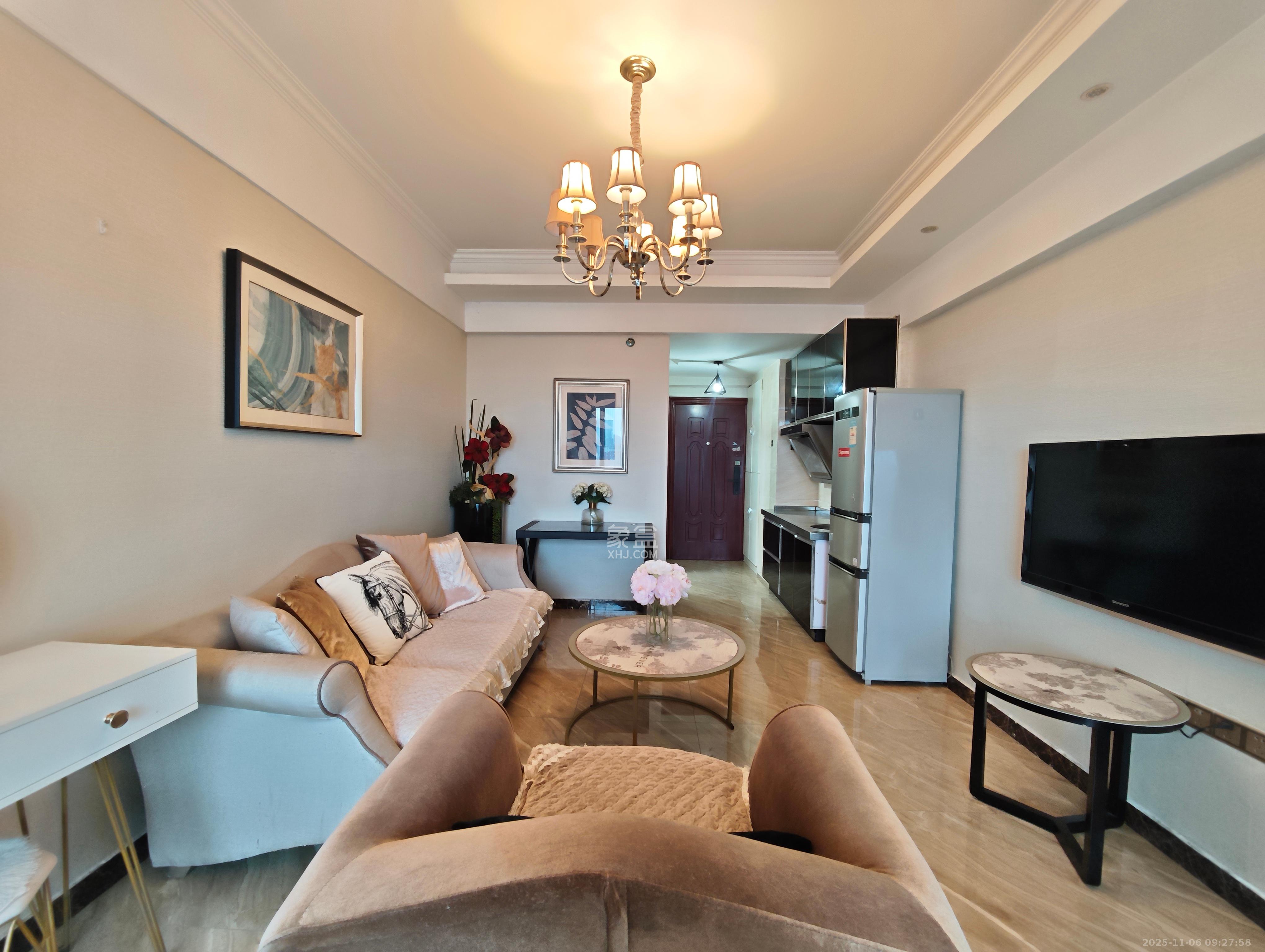 名富公寓  1室1厅1卫    2000.0元/月室内图