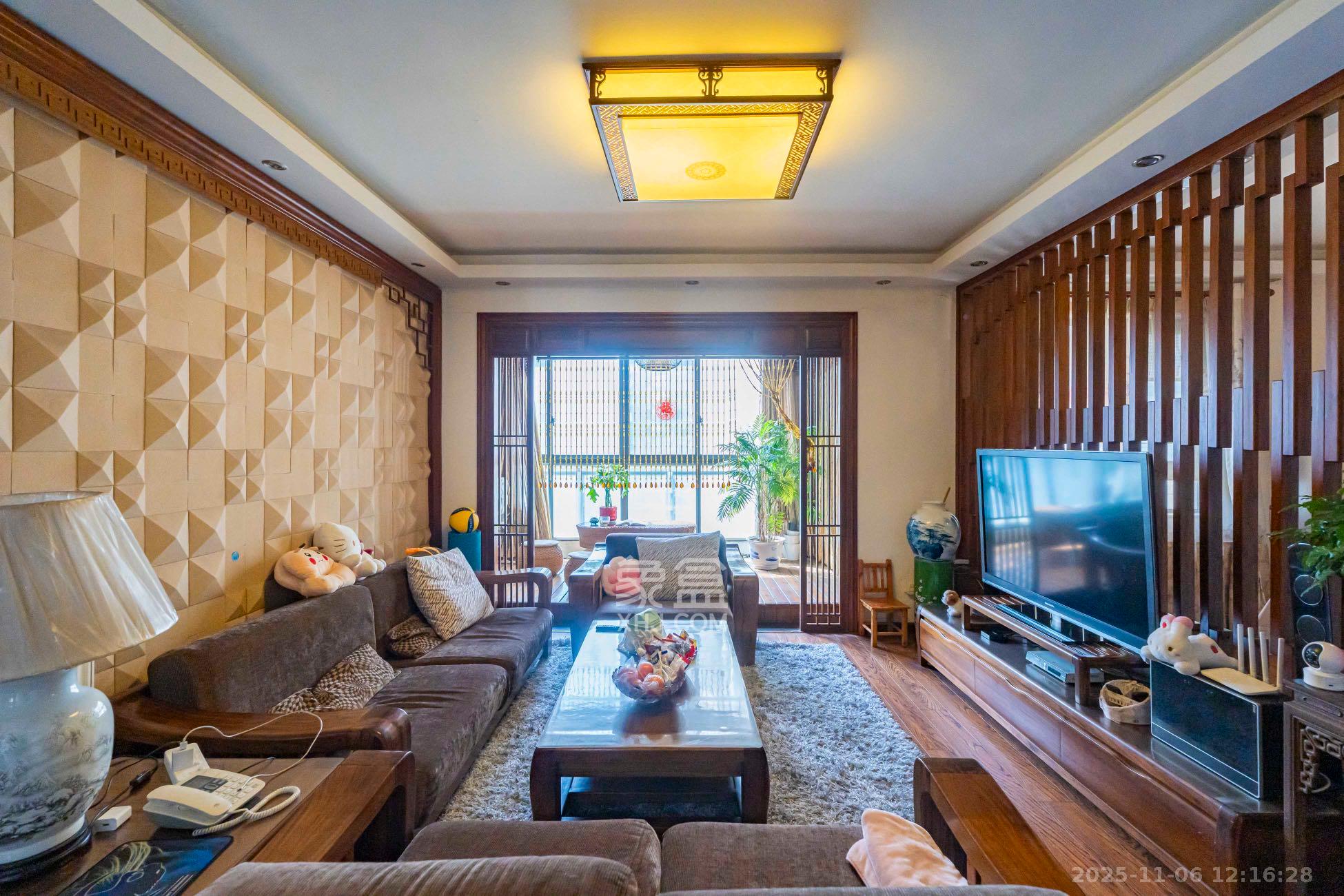 藏珑湖上国际花园 3室2厅2卫 4000.0元/月 藏珑湖上国际花园 3室2厅2卫 4000.0元/月室内图