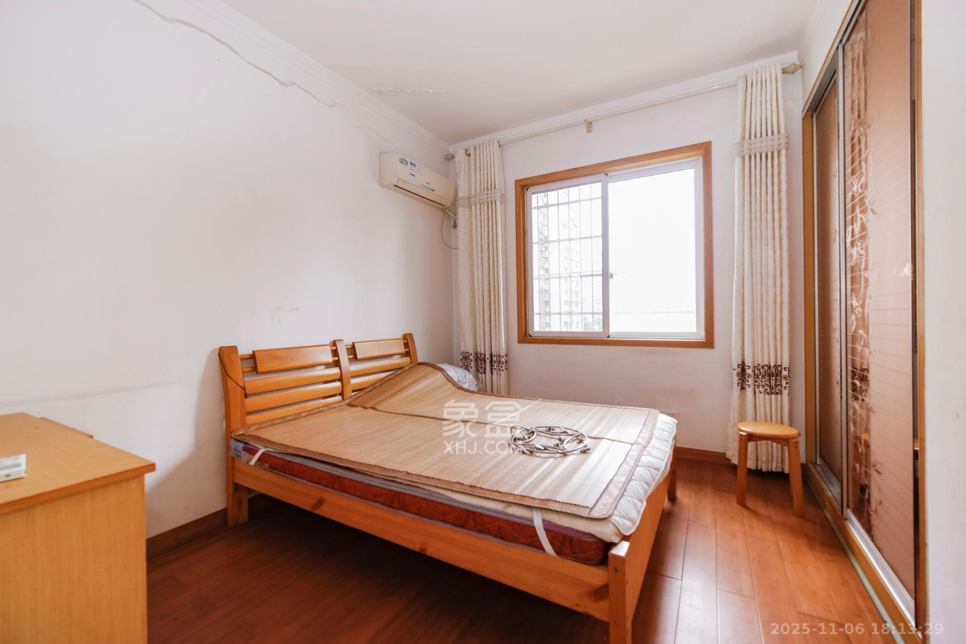 湘樟园小区（湘樟家园）  3室2厅2卫    69.0万卧室