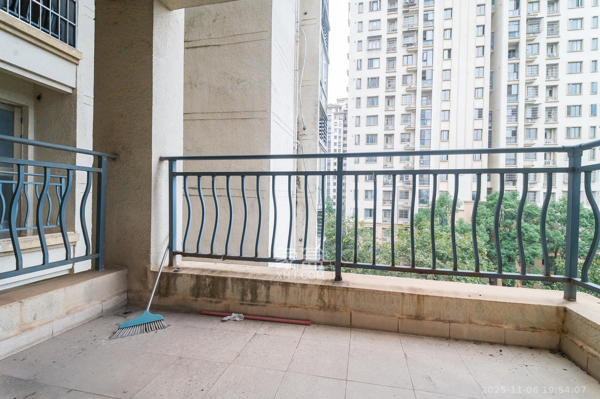 碧桂园威尼斯城 3室2厅2卫 72.0万 碧桂园威尼斯城 3室2厅2卫 72.0万阳台