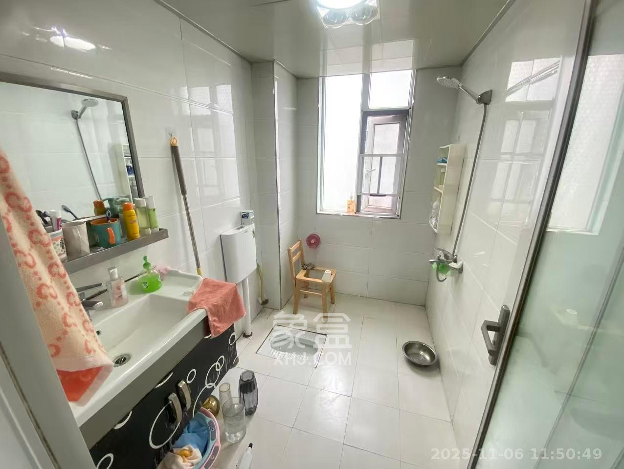 湘瑞嘉园  4室2厅2卫    2500.0元/月室内图