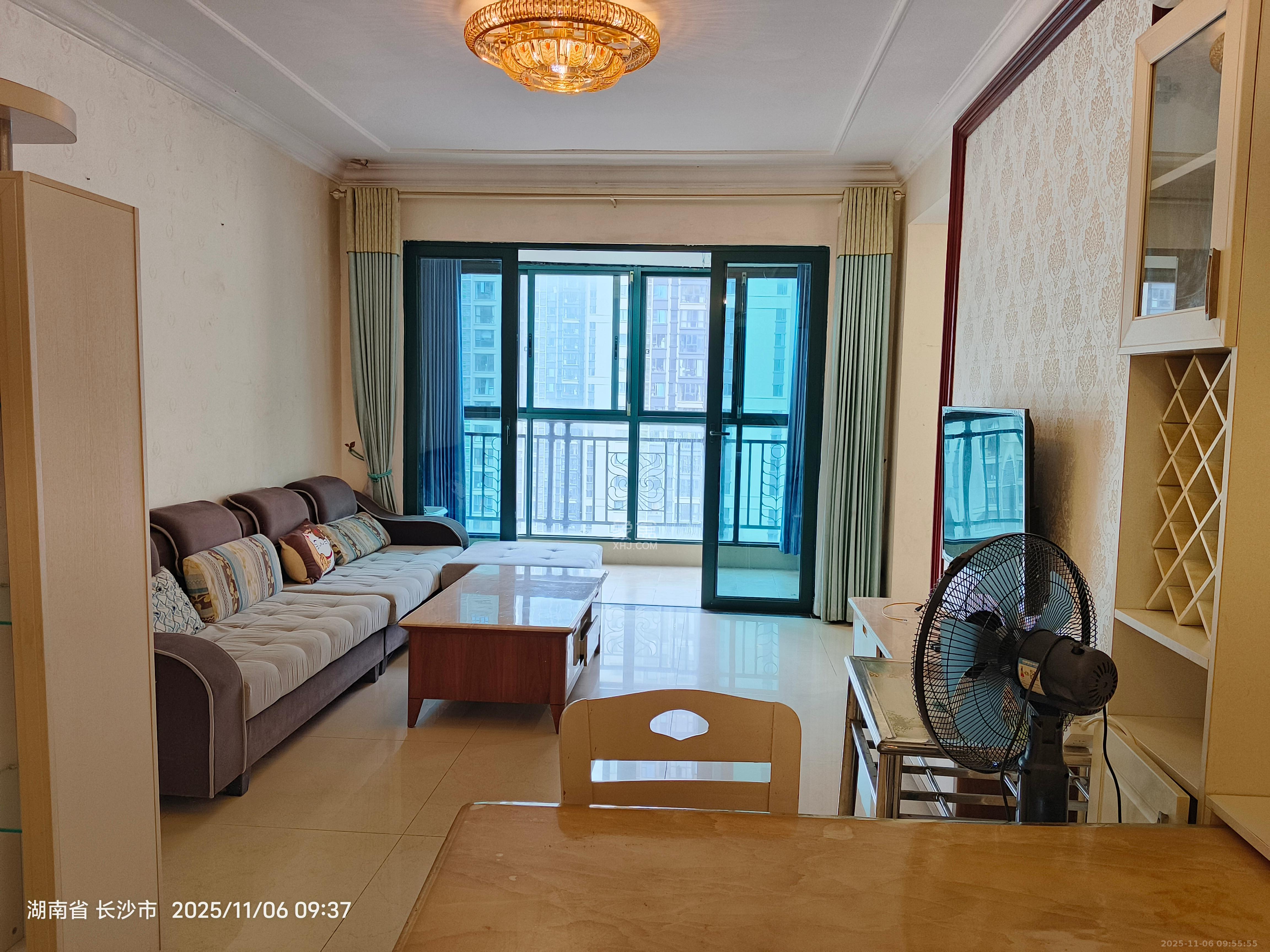 恒大翡翠华庭  3室2厅1卫    2200.0元/月