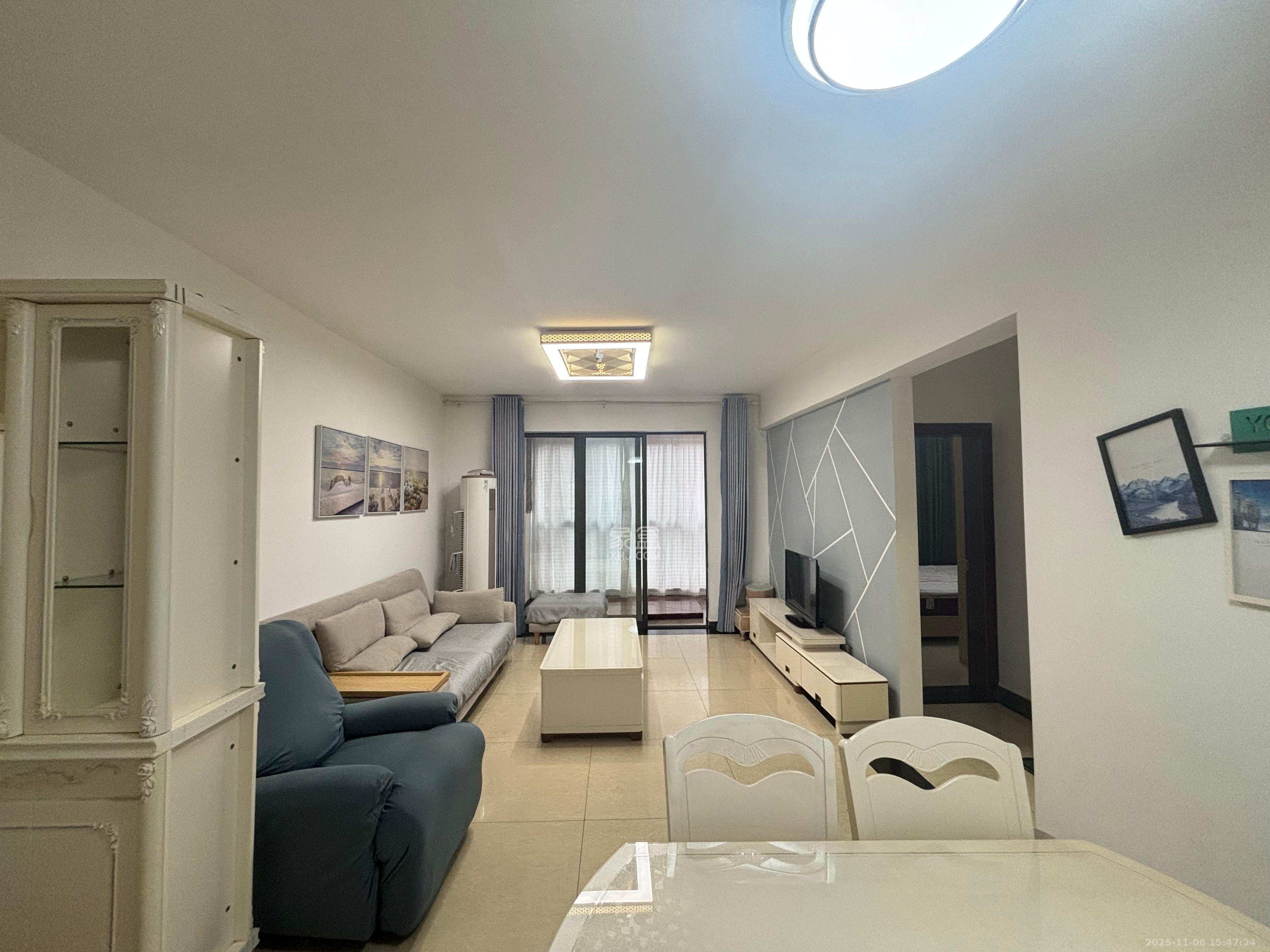 华润凤凰城二期  2室2厅1卫    1900.0元/月