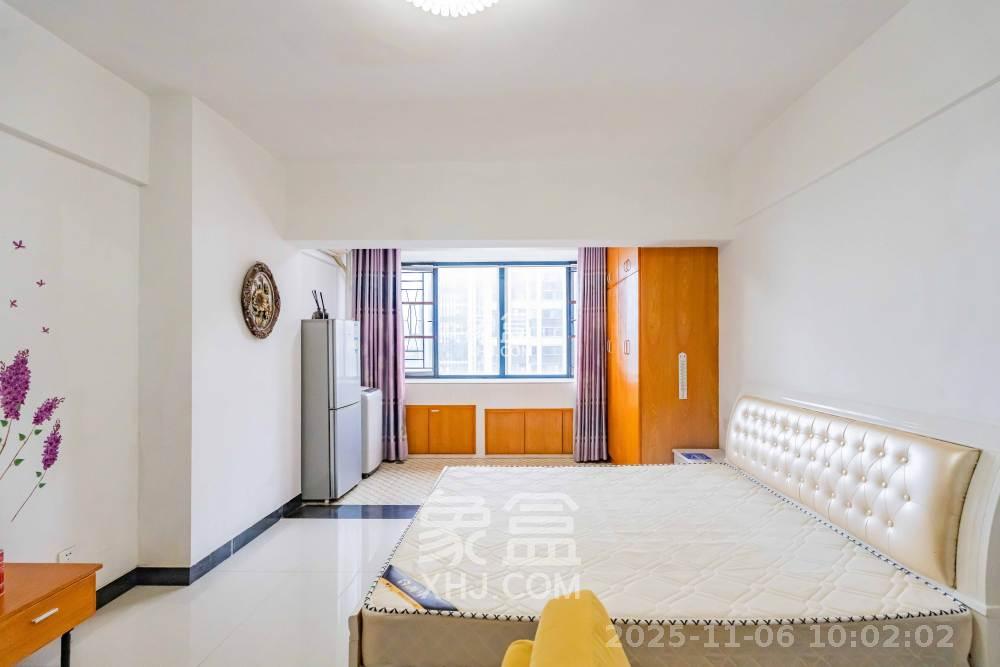 观园国际公寓  1室1厅1卫    1800.0元/月