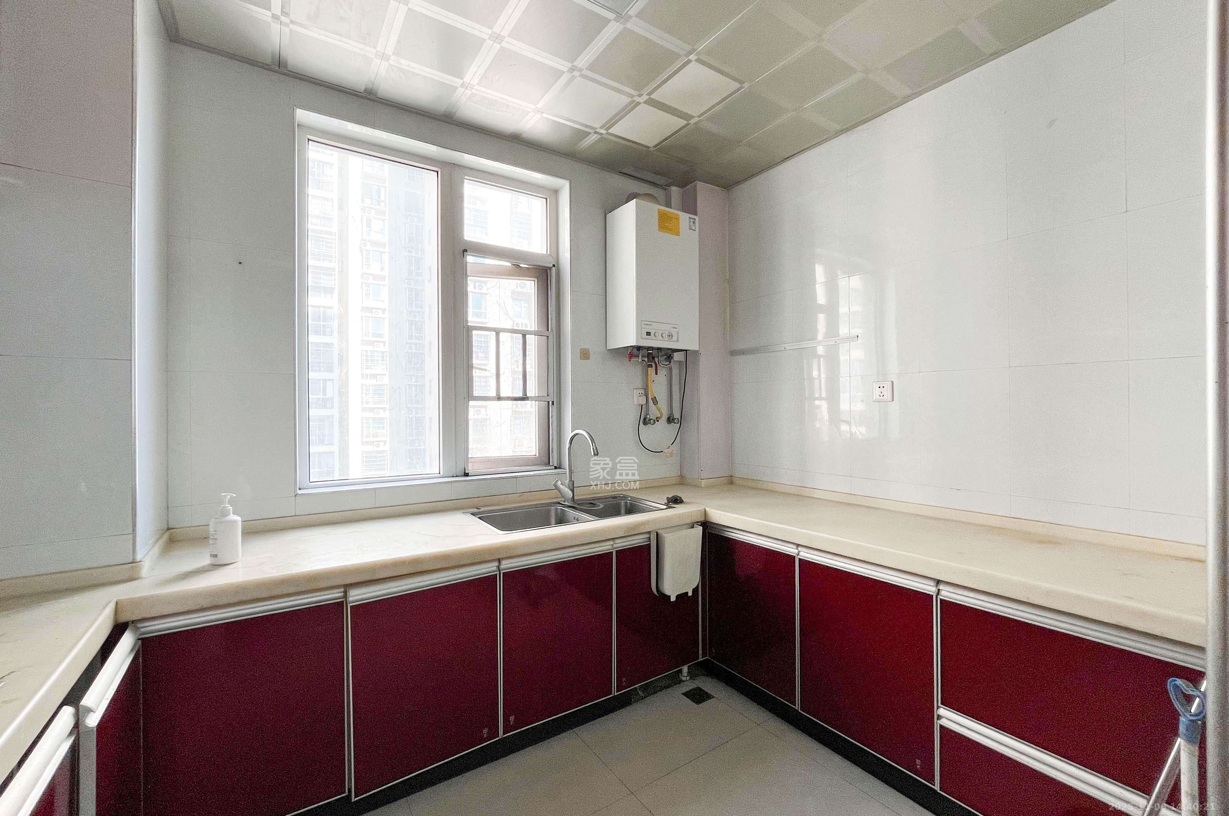 中房F联邦  4室2厅2卫    100.0万厨房