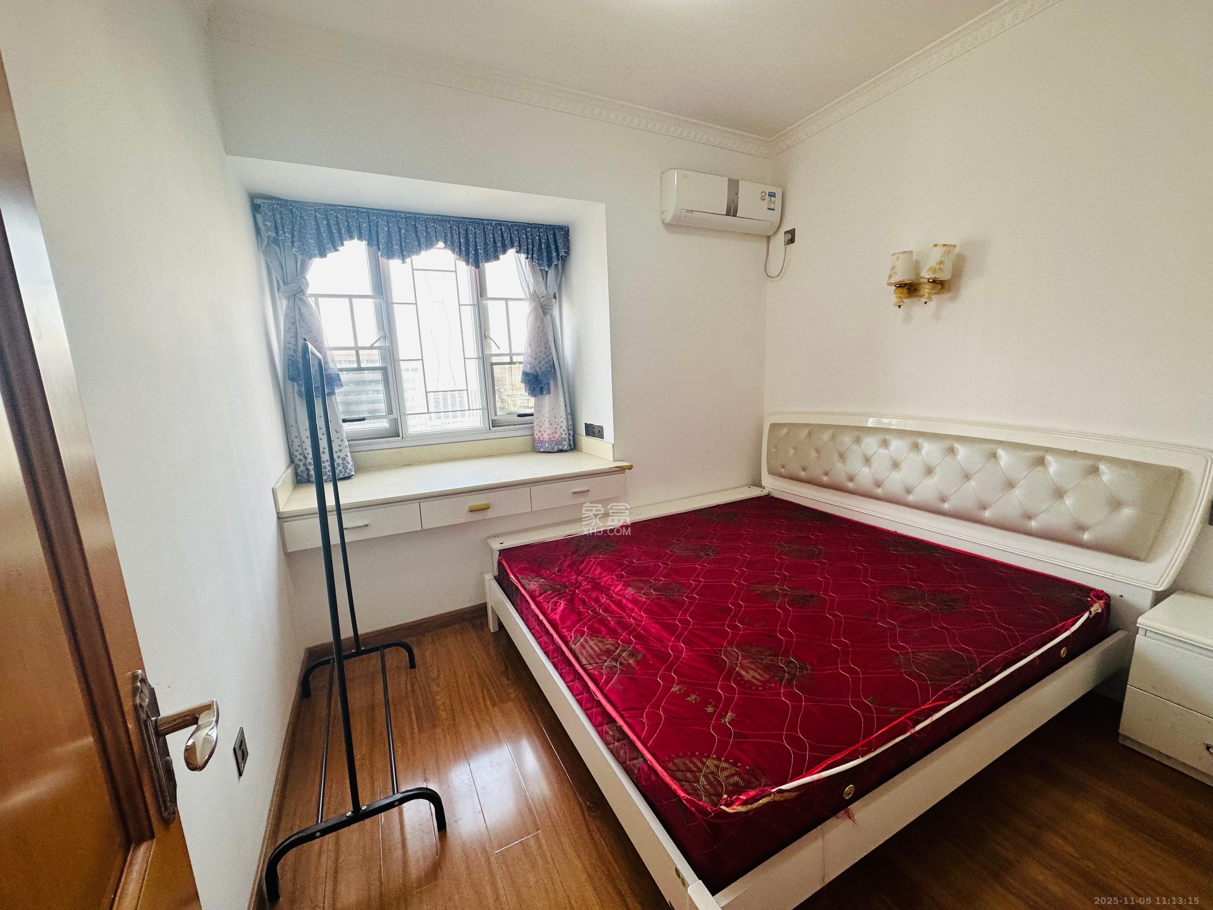 泊爱蓝湾 3室2厅2卫 2800.0元/月 泊爱蓝湾 3室2厅2卫 2800.0元/月室内图