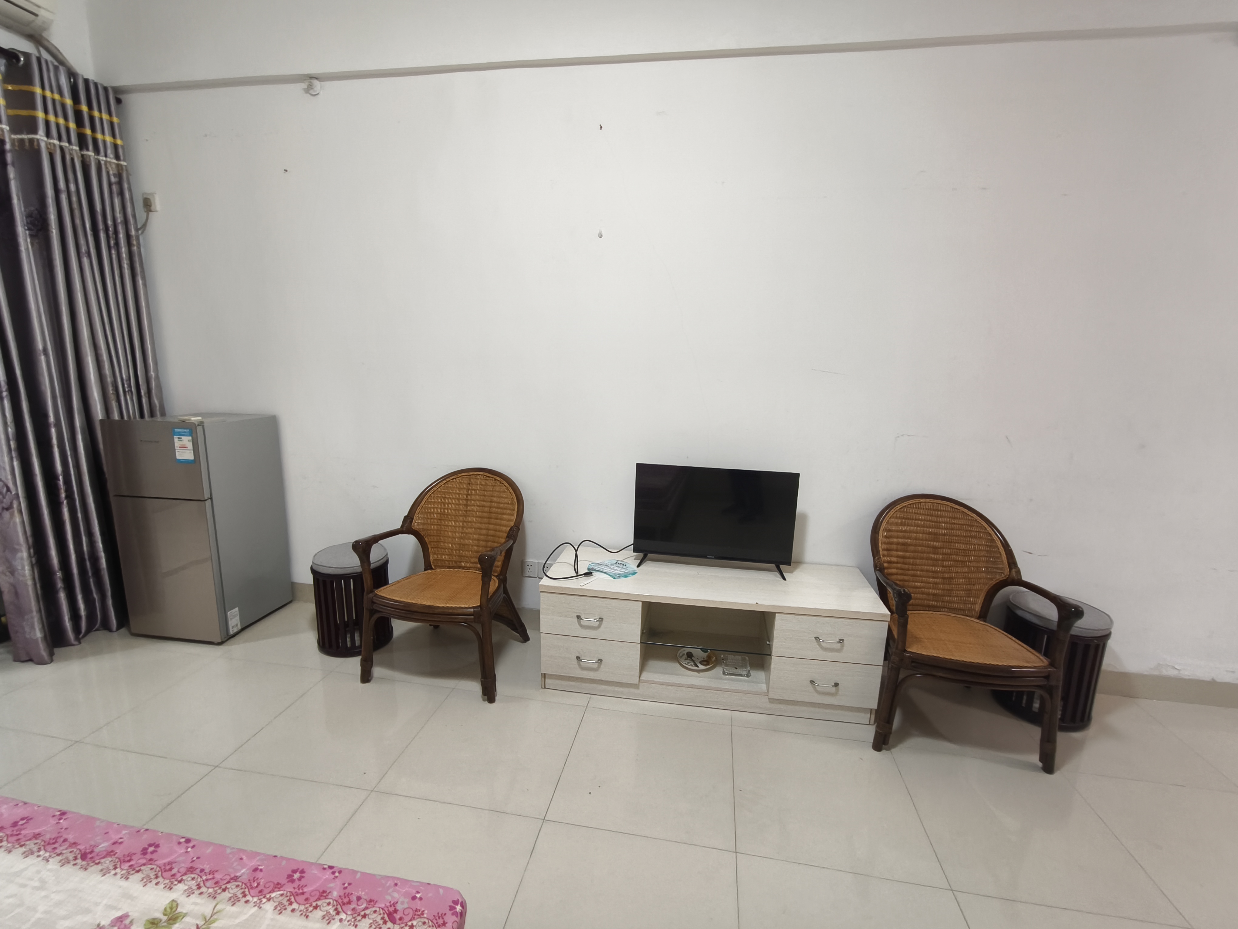 华林广场 1室0厅1卫 1500.0元/月 华林广场 1室0厅1卫 1500.0元/月室内图