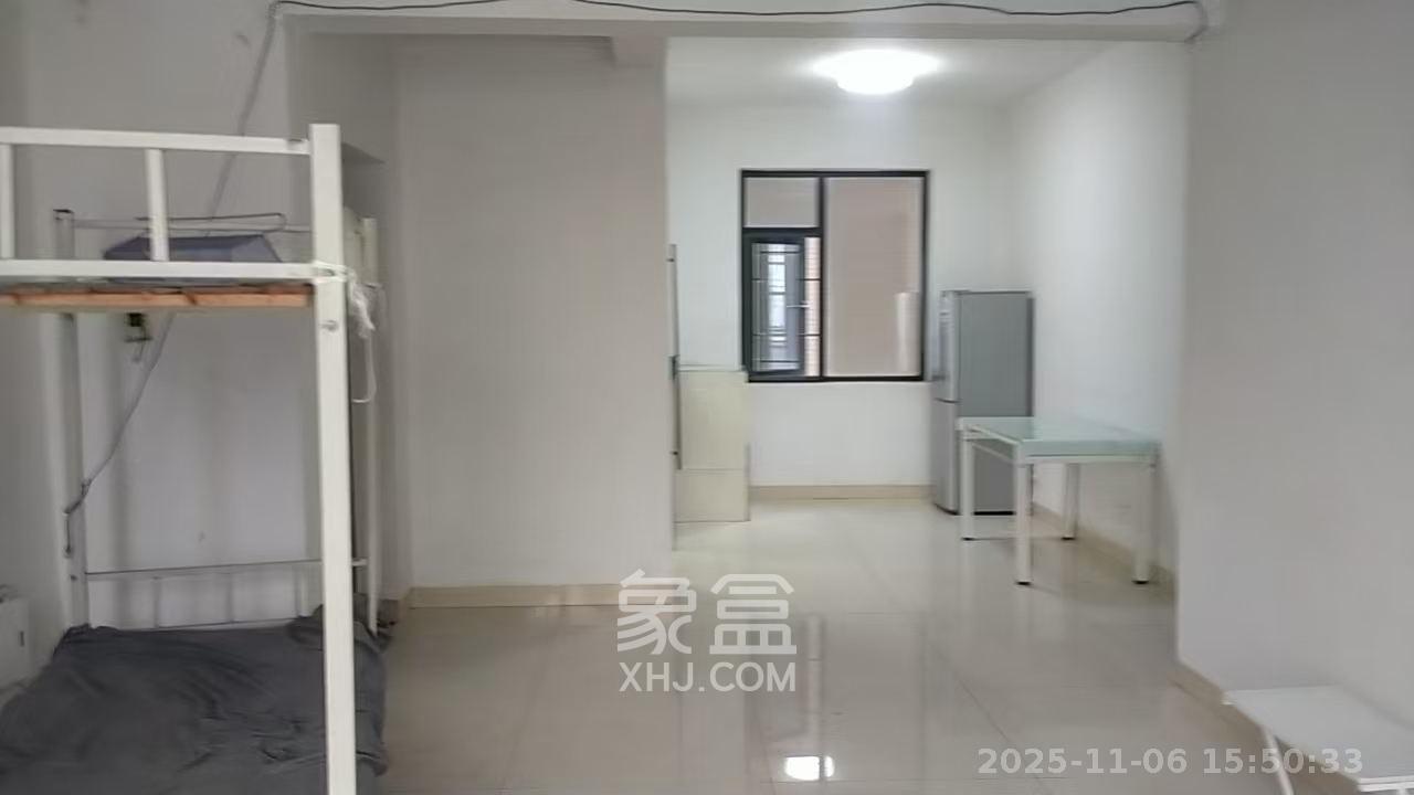 天元涉外景园B区  4室2厅2卫    2800.0元/月