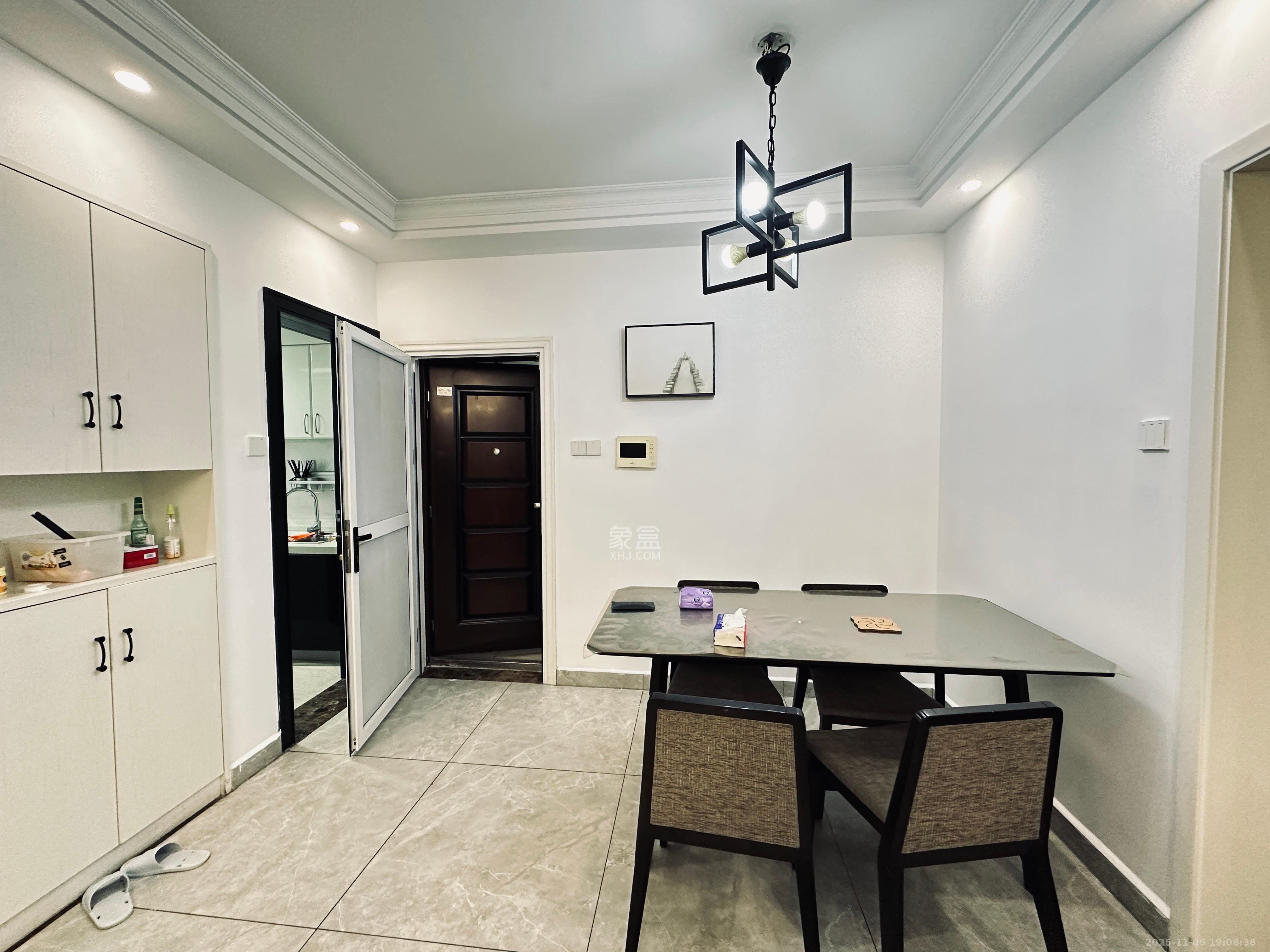 当代滨江MOMA  3室2厅1卫    3500.0元/月室内图