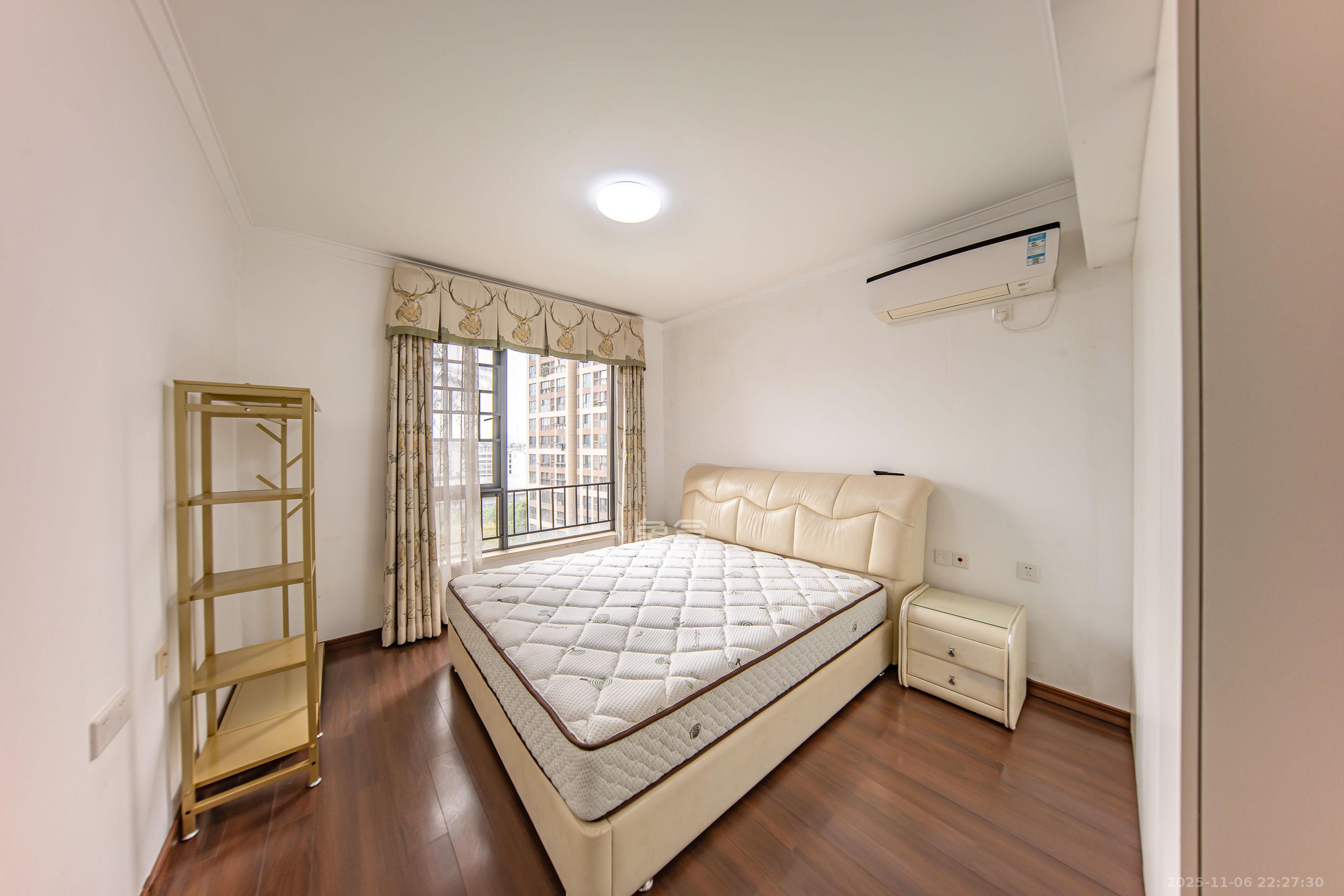 万科白鹭郡 4室2厅2卫 158.0万 万科白鹭郡 4室2厅2卫 158.0万卧室