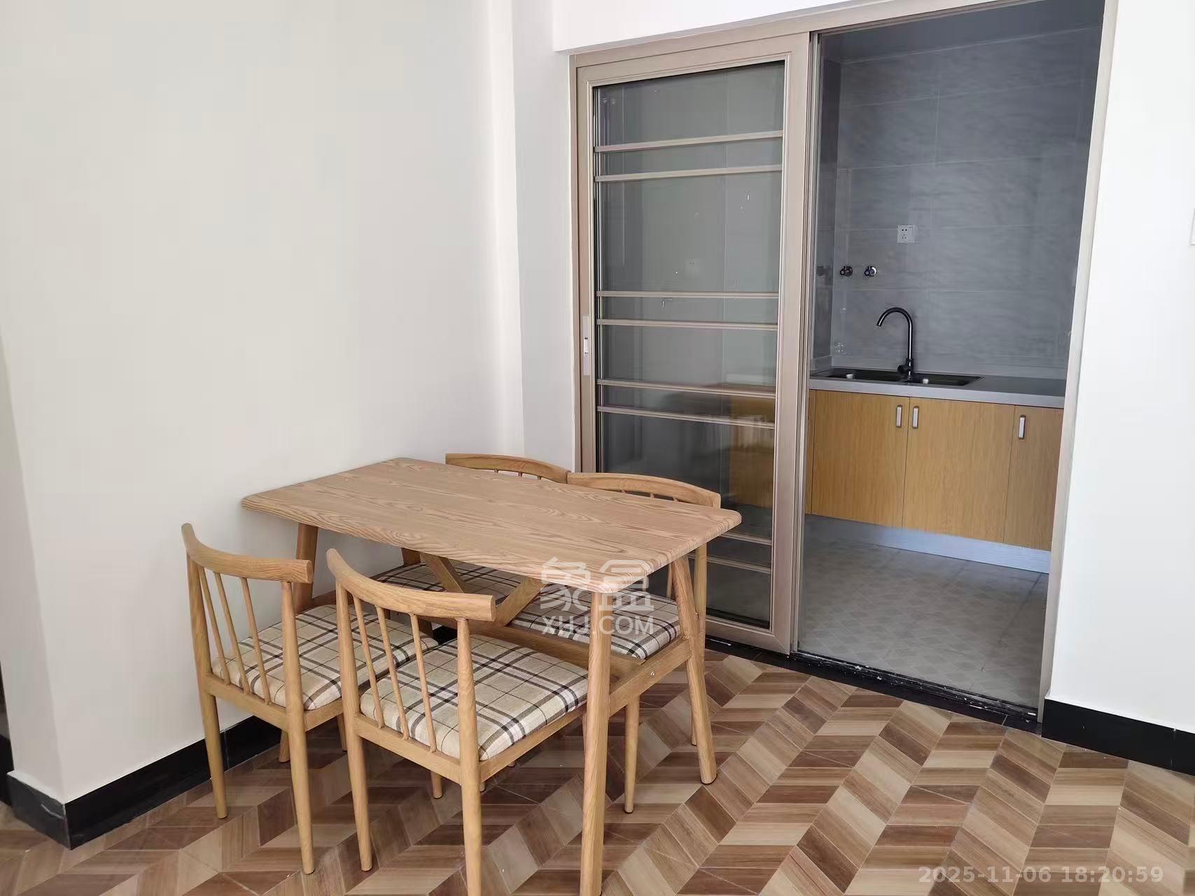 世茂铂翠湾四期（世茂悦享）  3室2厅1卫    3000.0元/月室内图