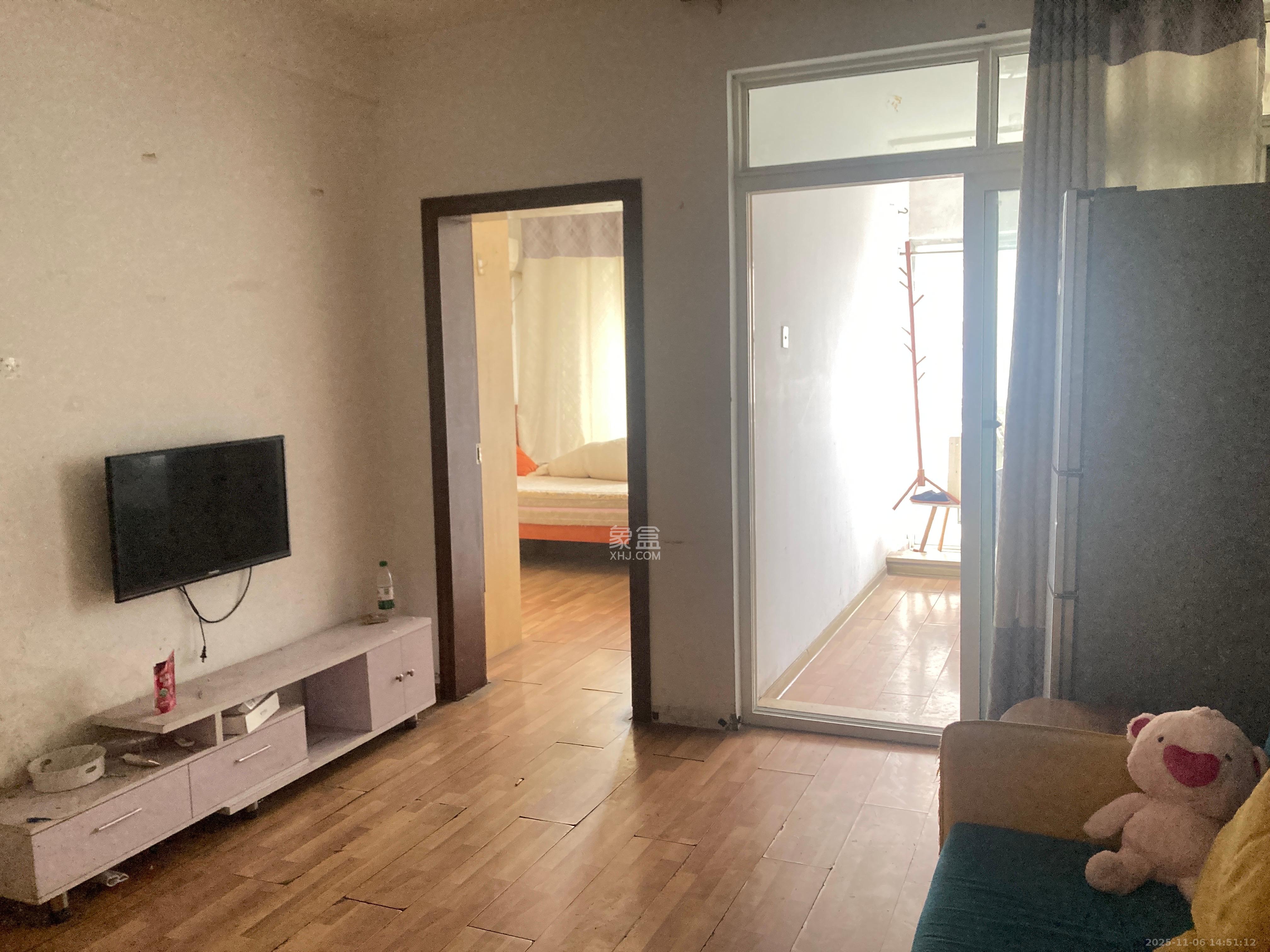 通华天都  1室1厅1卫    1800.0元/月室内图