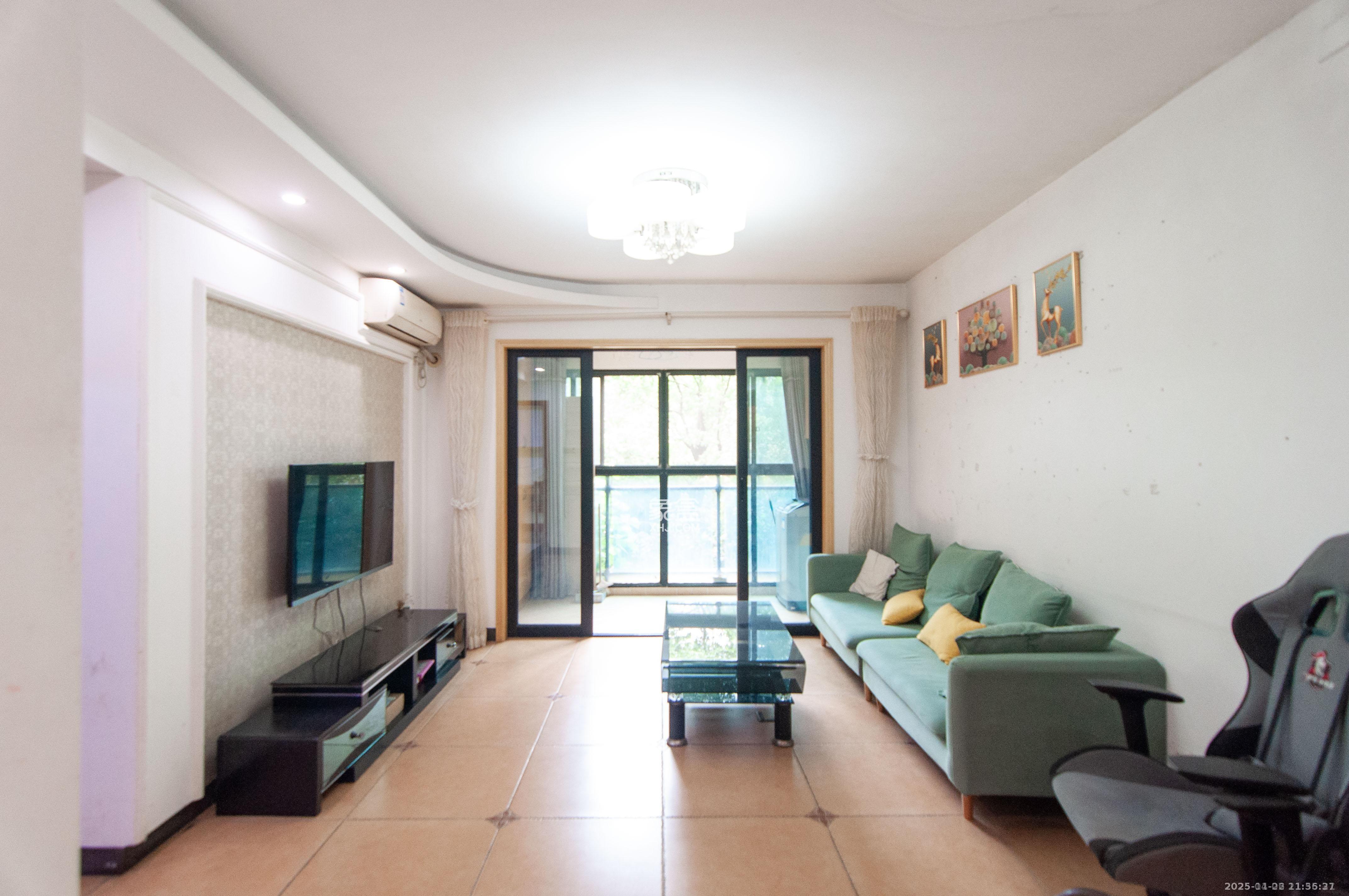 阿普阿布  2室2厅1卫    2300.0元/月