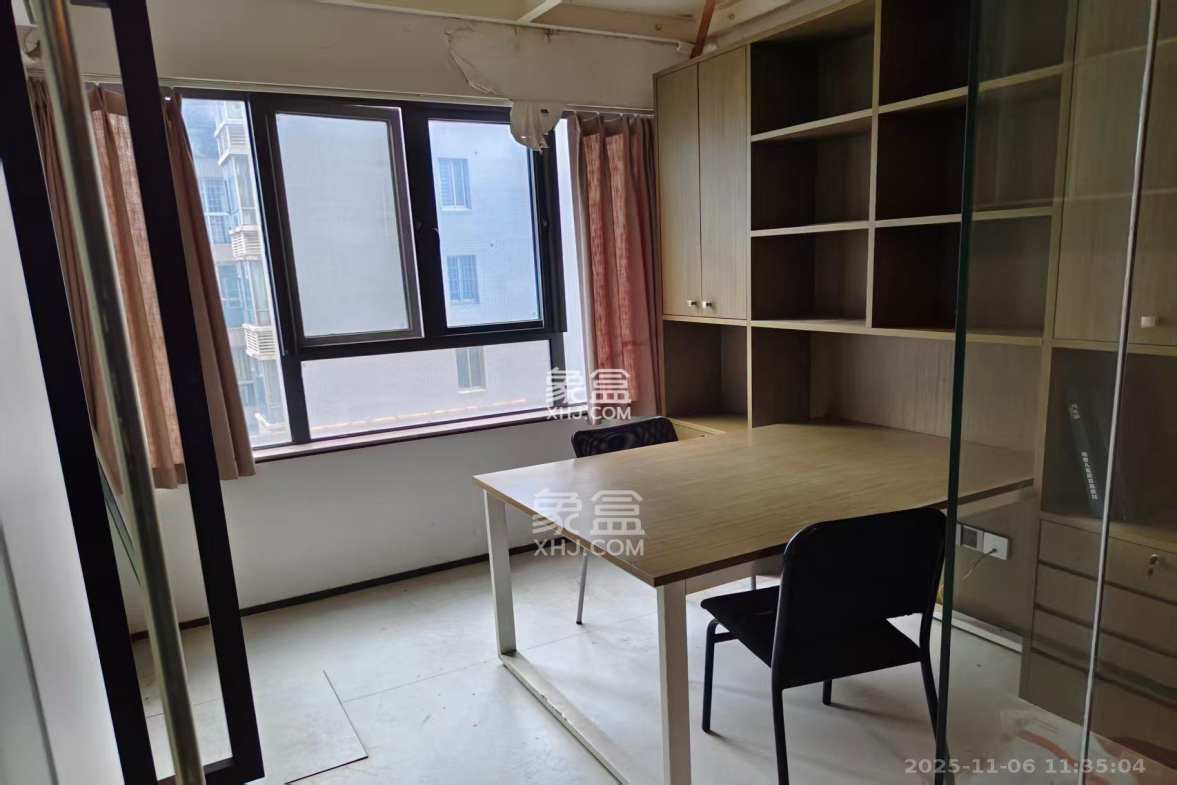 华城广场 1室2厅1卫 12500.0元/月 华城广场 1室2厅1卫 12500.0元/月室内图