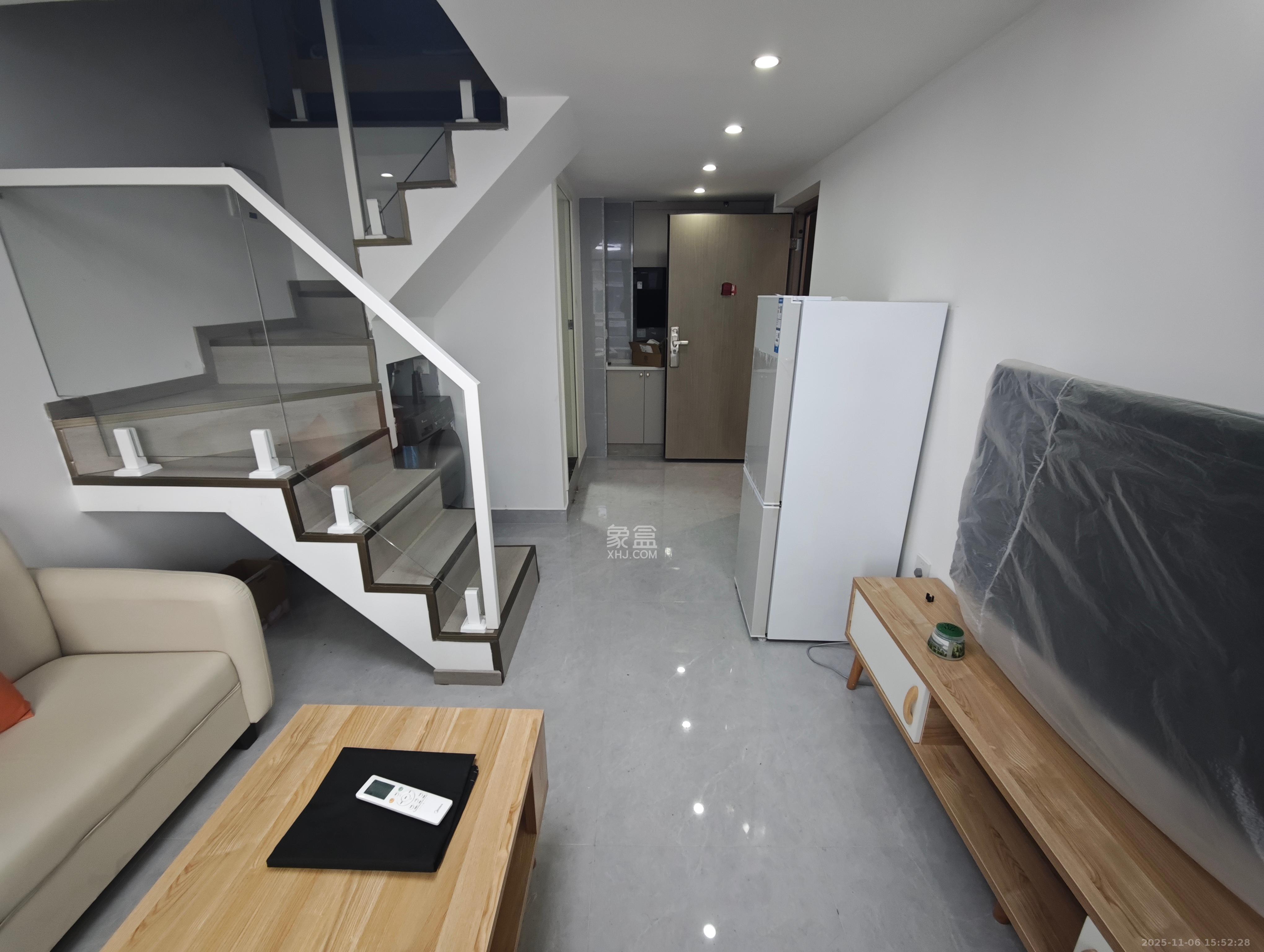 金地峯范  1室0厅0卫    2000.0元/月室内图