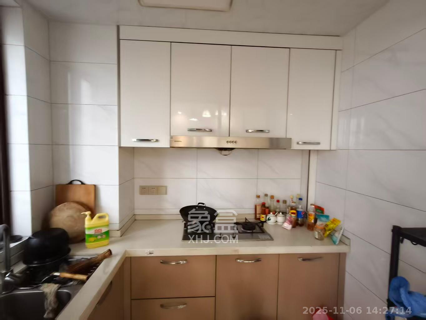 豪都新天地  4室2厅2卫    2200.0元/月室内图1