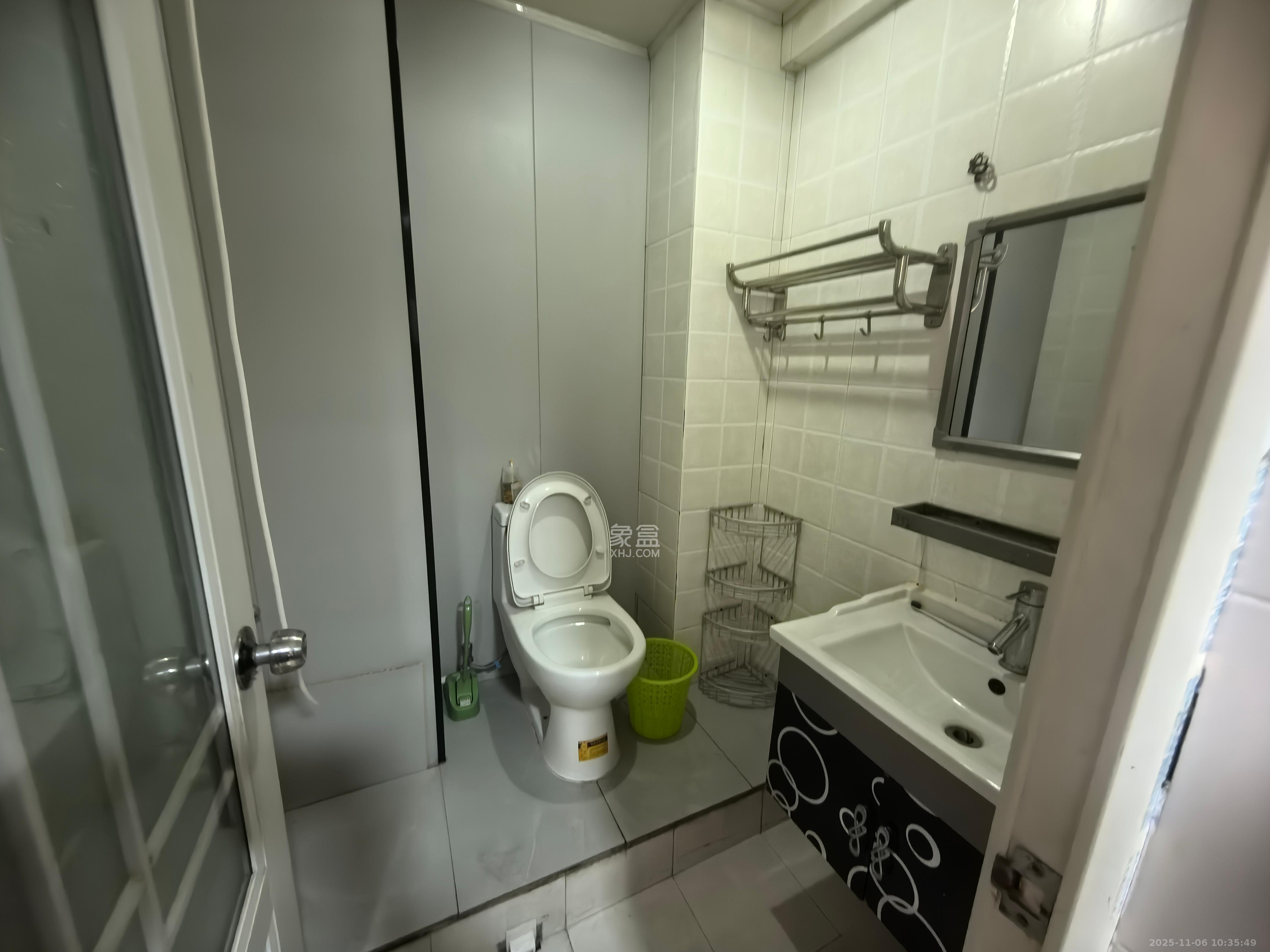 七彩丽都  1室1厅1卫    1600.0元/月室内图