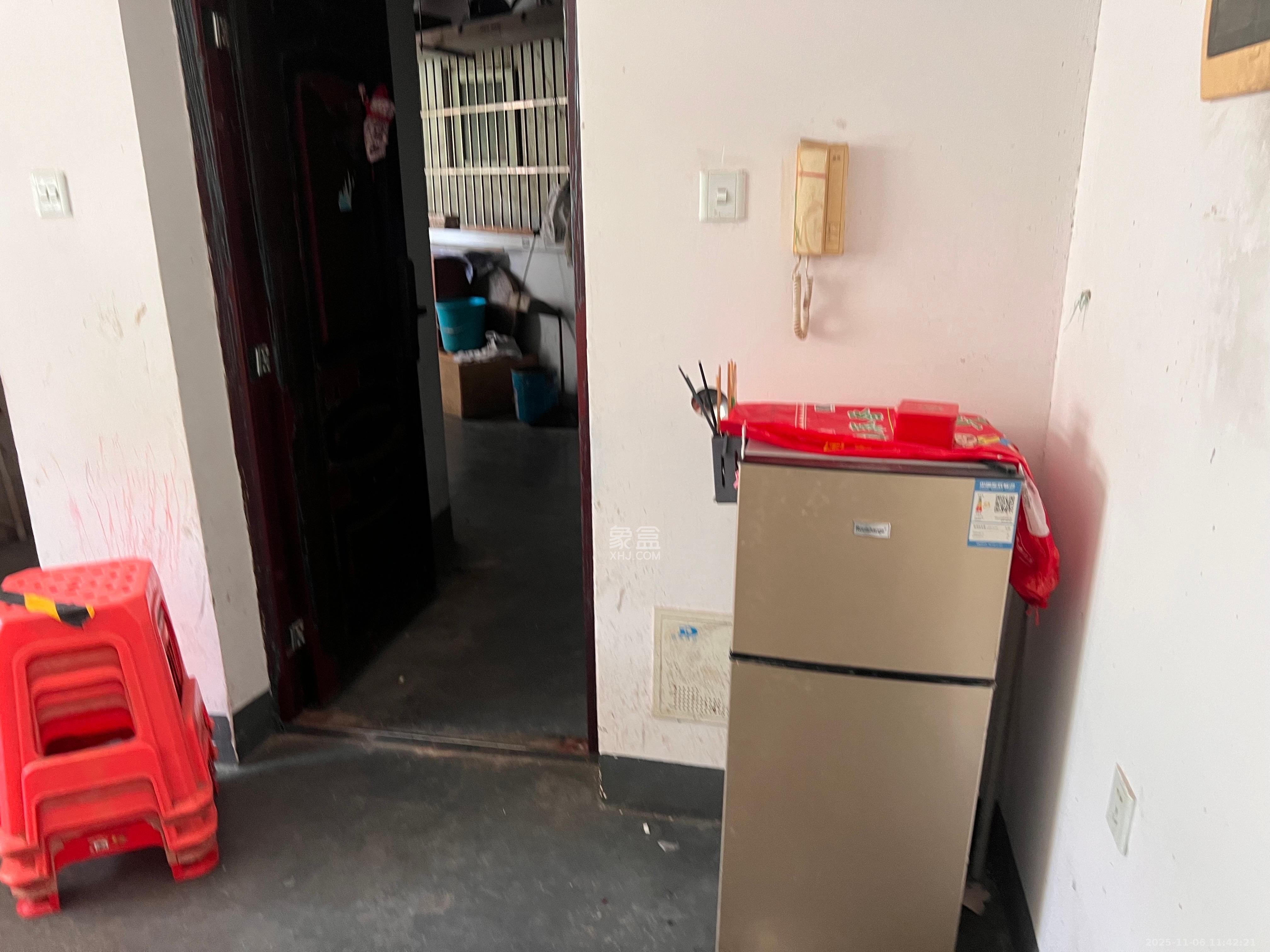 谷山乐园二期 1室1厅1卫 900.0元/月 谷山乐园二期 1室1厅1卫 900.0元/月室内图