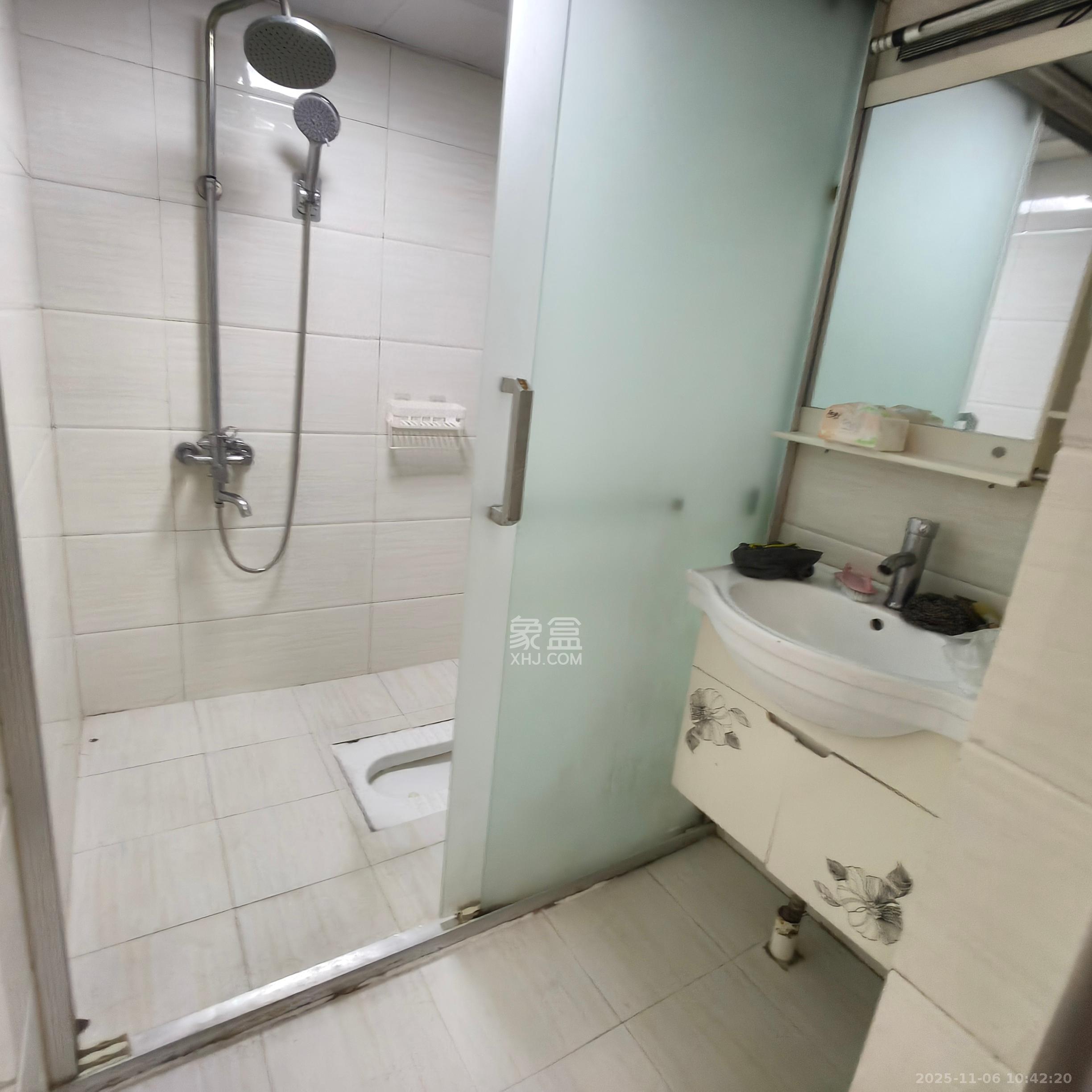 先锋东外滩  1室1厅1卫    1500.0元/月室内图