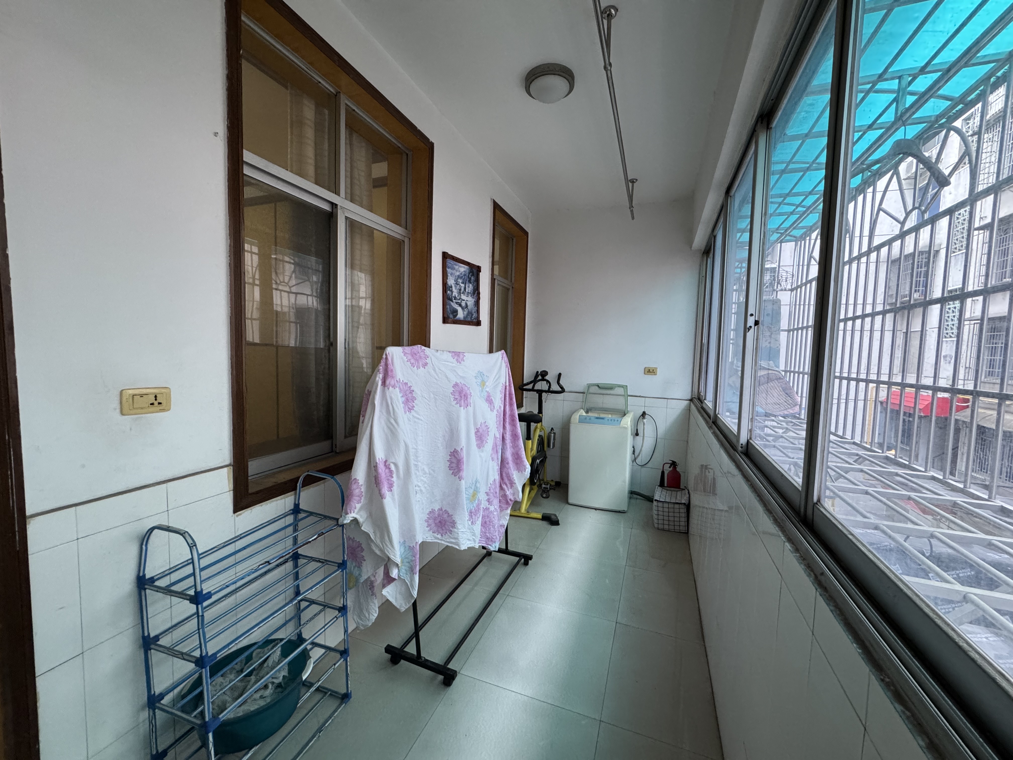 资阳区汽车路办事处三圣殿社区 3室2厅2卫 32.8万 资阳区汽车路办事处三圣殿社区 3室2厅2卫 32.8万阳台